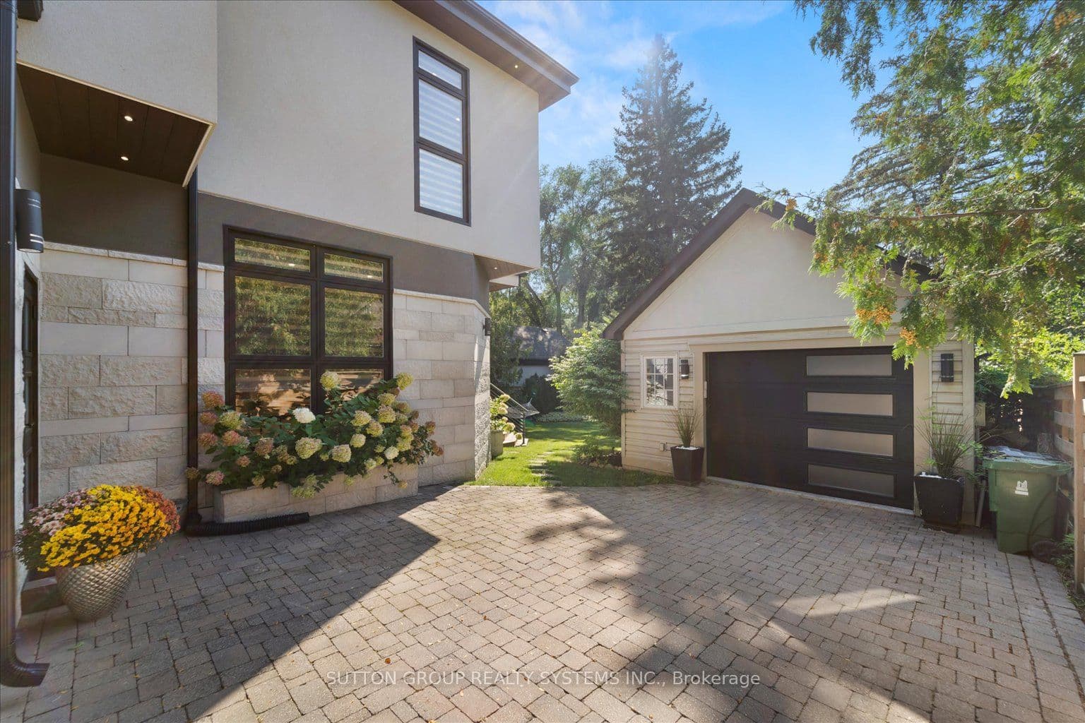146 Martin Grove Road photo 1