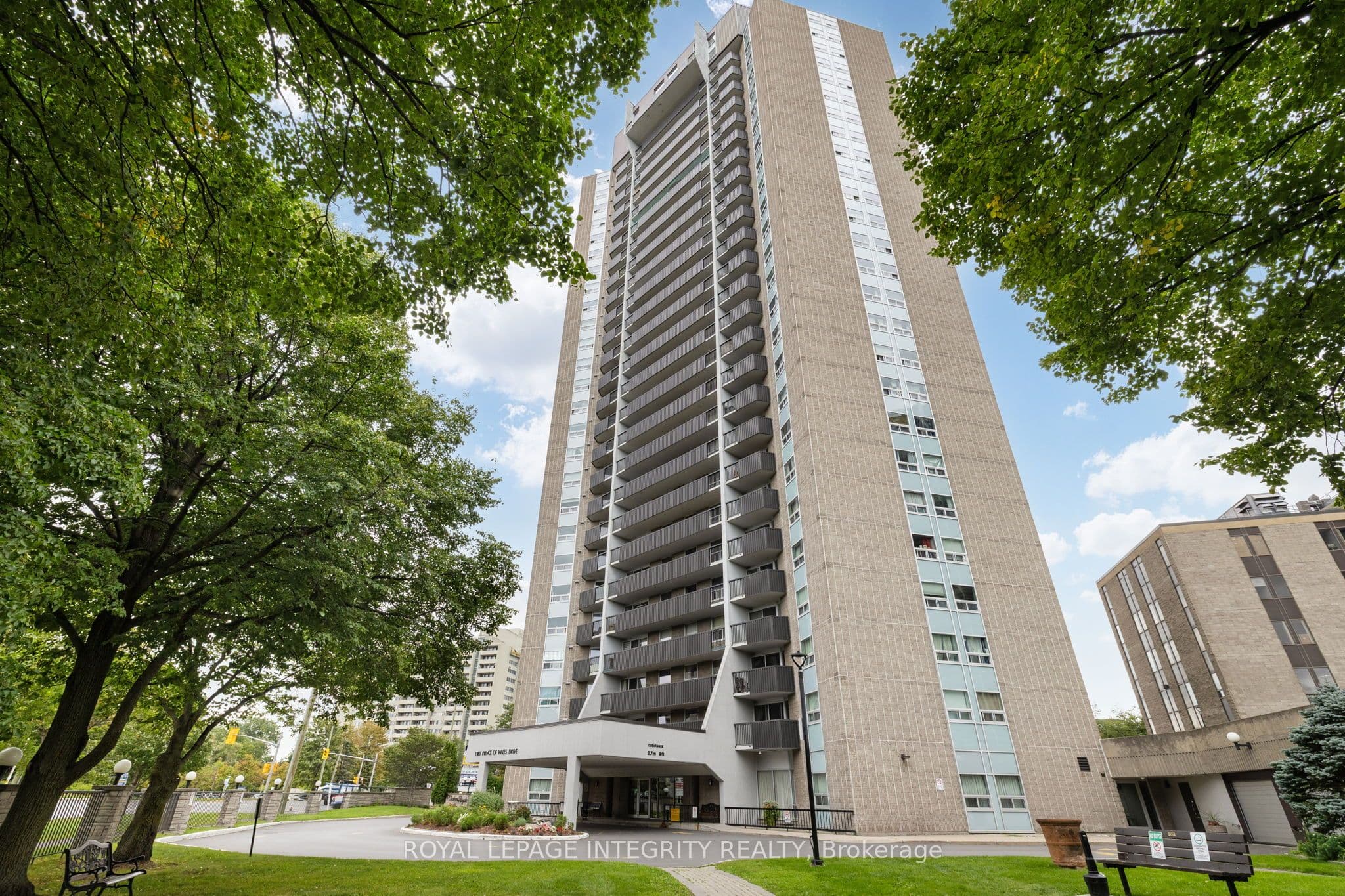 Unit 1702 1380 Prince Of Wales Drive photo 1