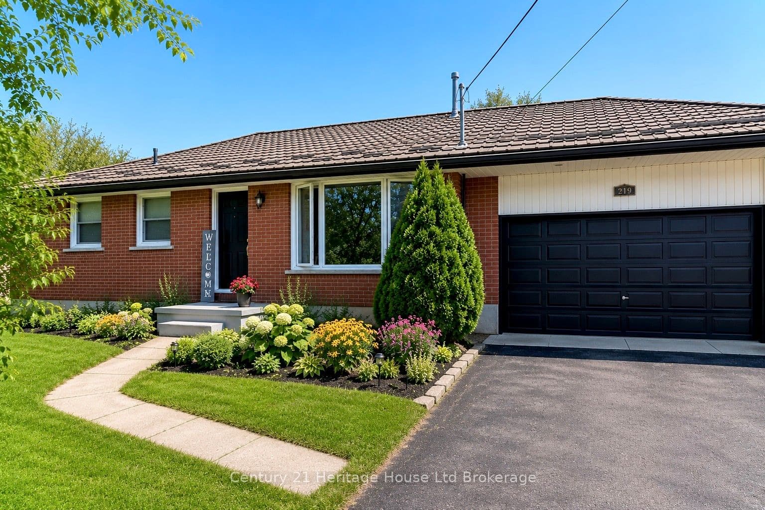 219 Brock Street photo 1