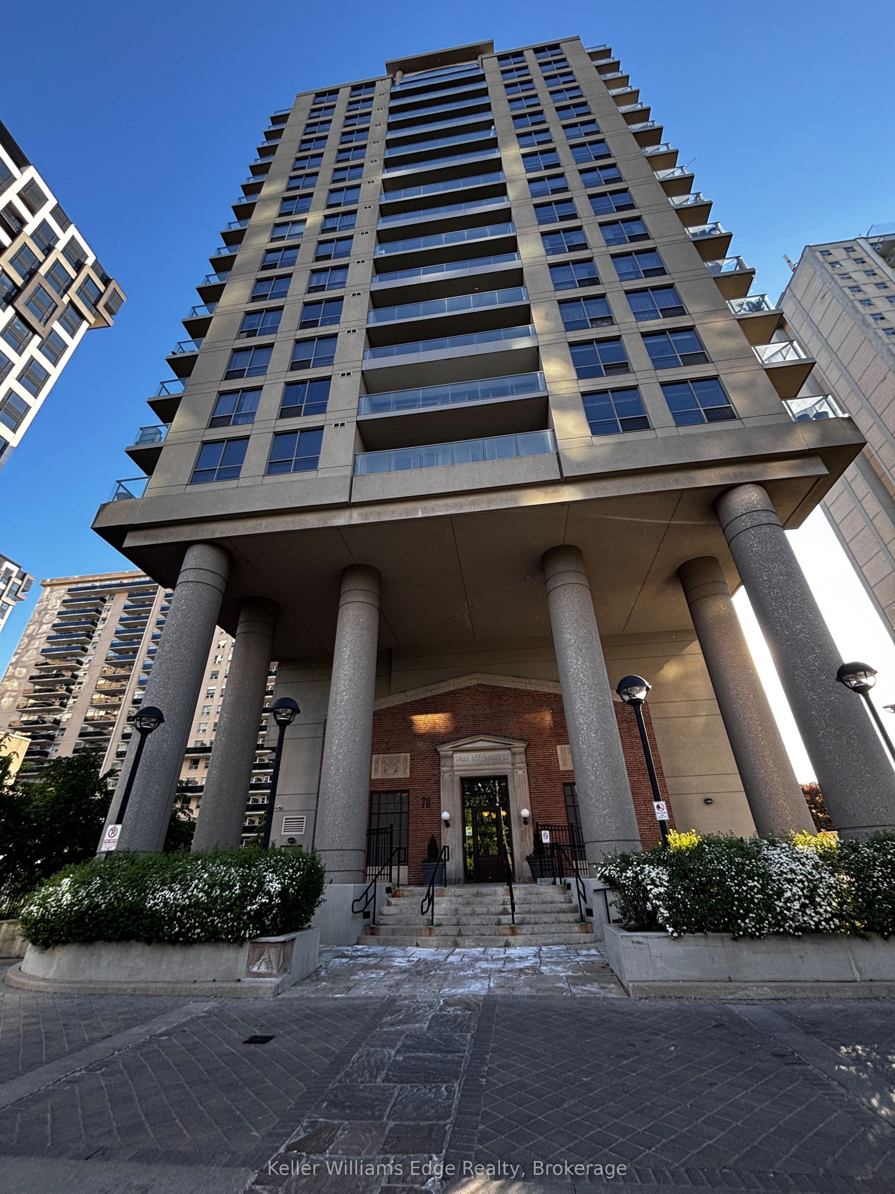 Unit 1007 70 High Park Avenue photo 1