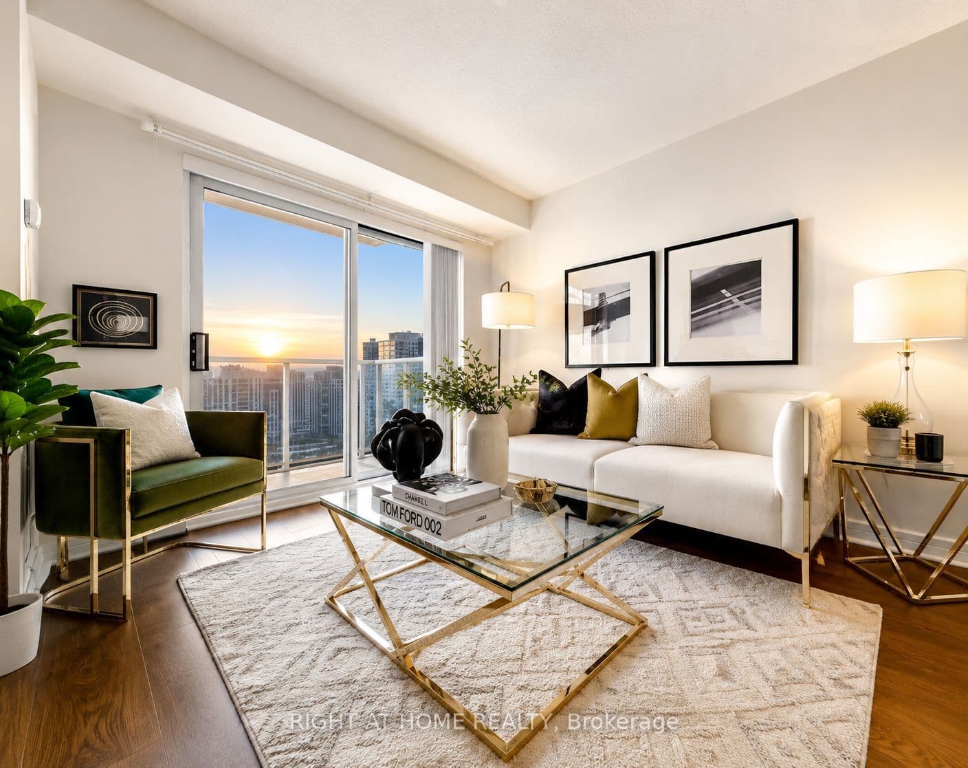 Unit 2308 18 Harrison Garden Boulevard photo 1