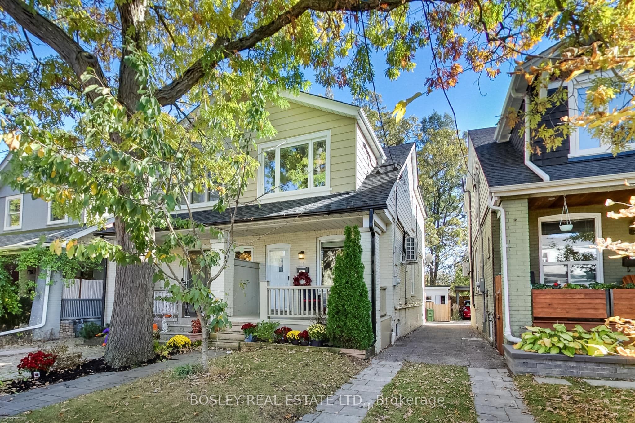 97 Oakcrest Avenue photo 1