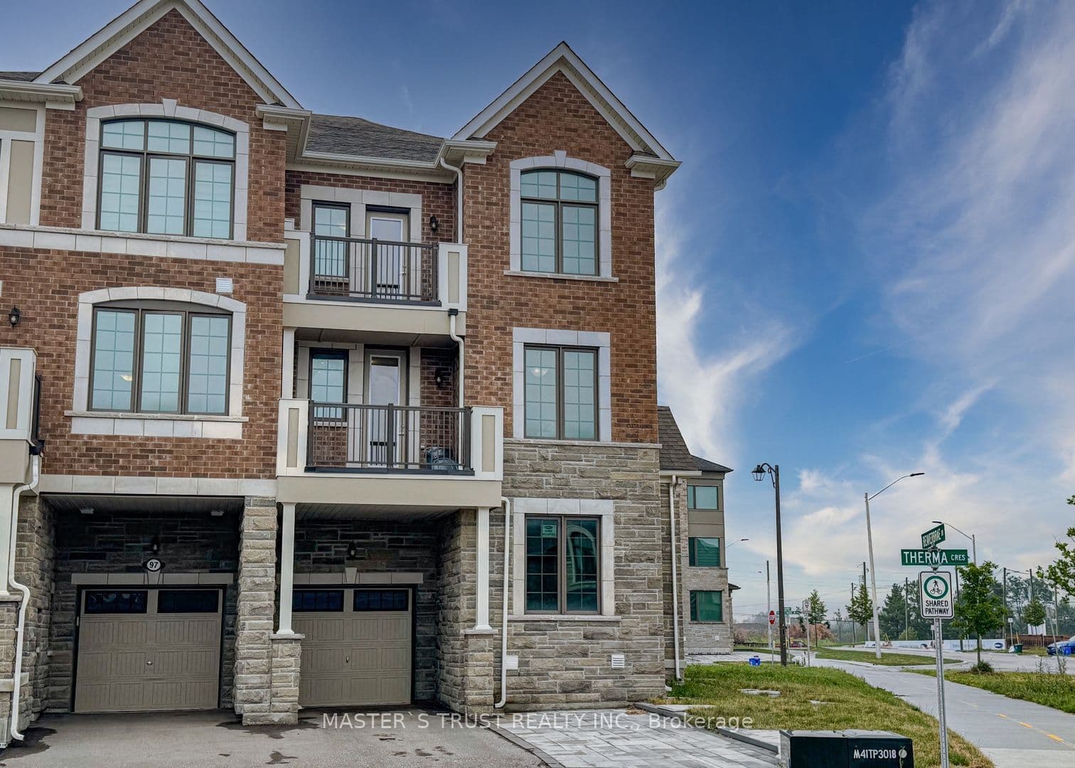 286 Beaverbrae Drive photo 1