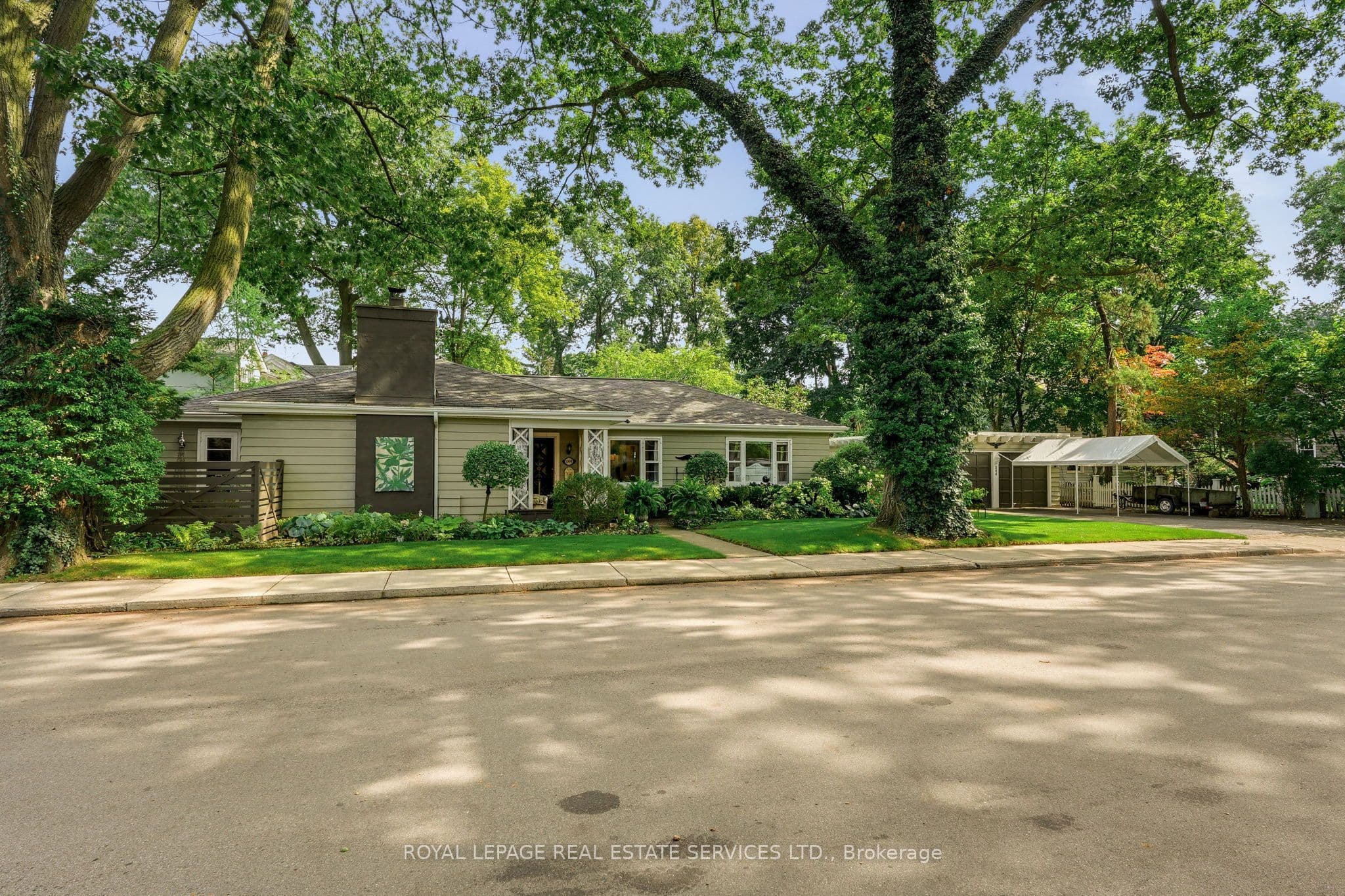 344 Maple Avenue photo 1