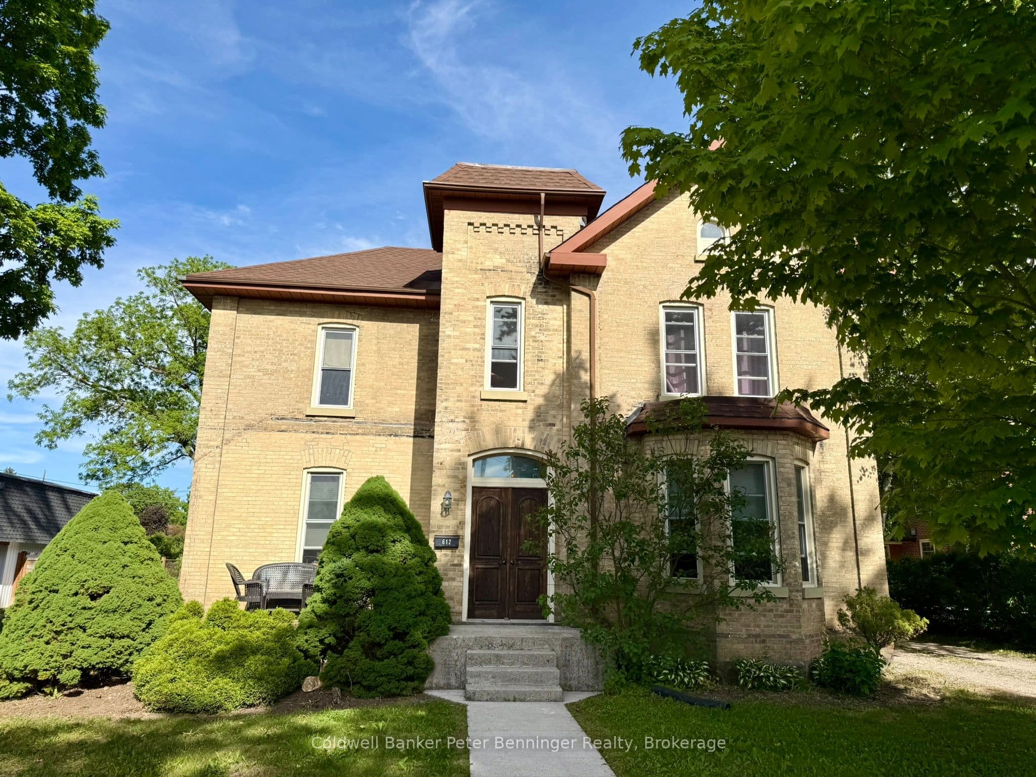 612 Colborne Street photo 1