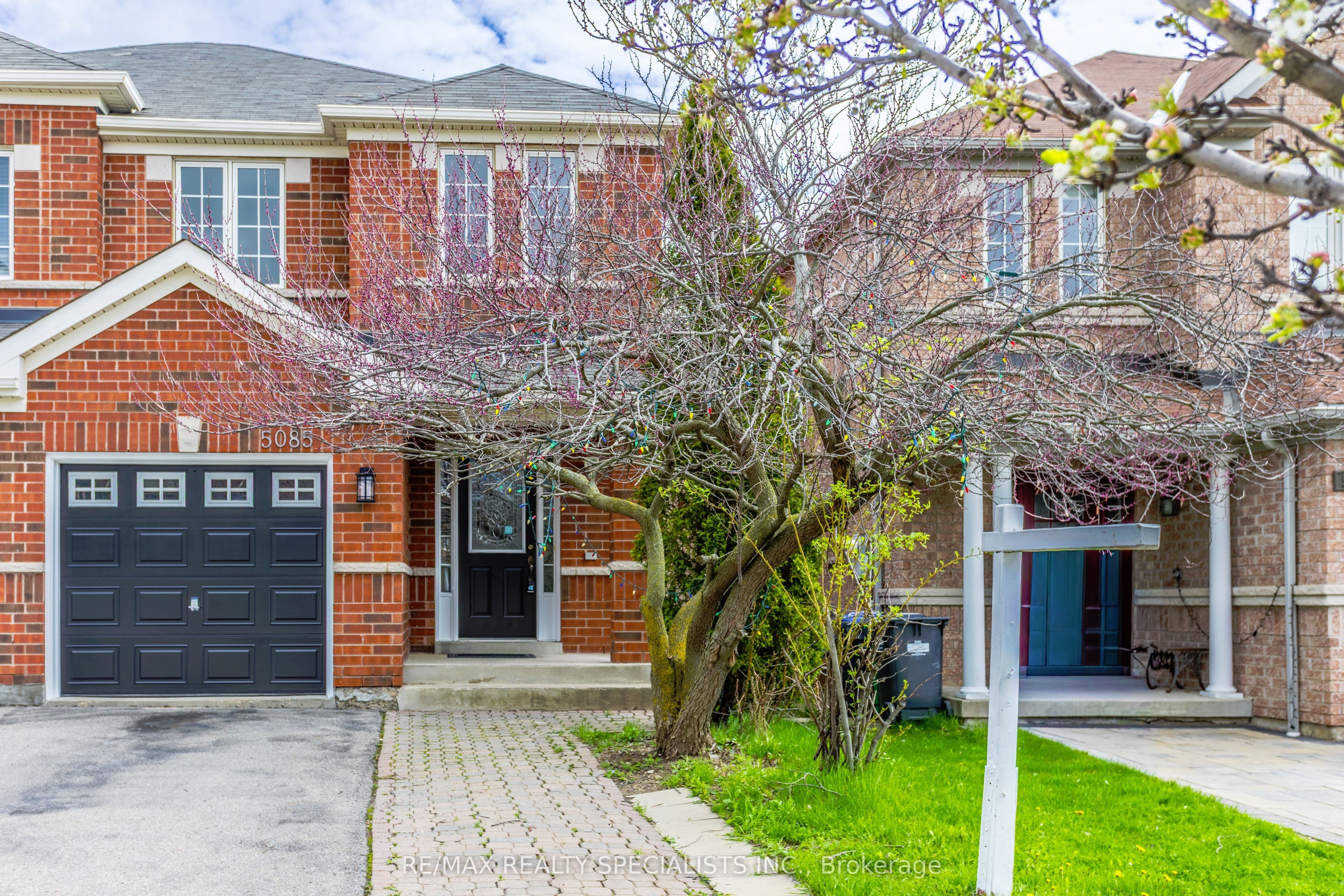5085 Churchill Meadows Boulevard photo 1