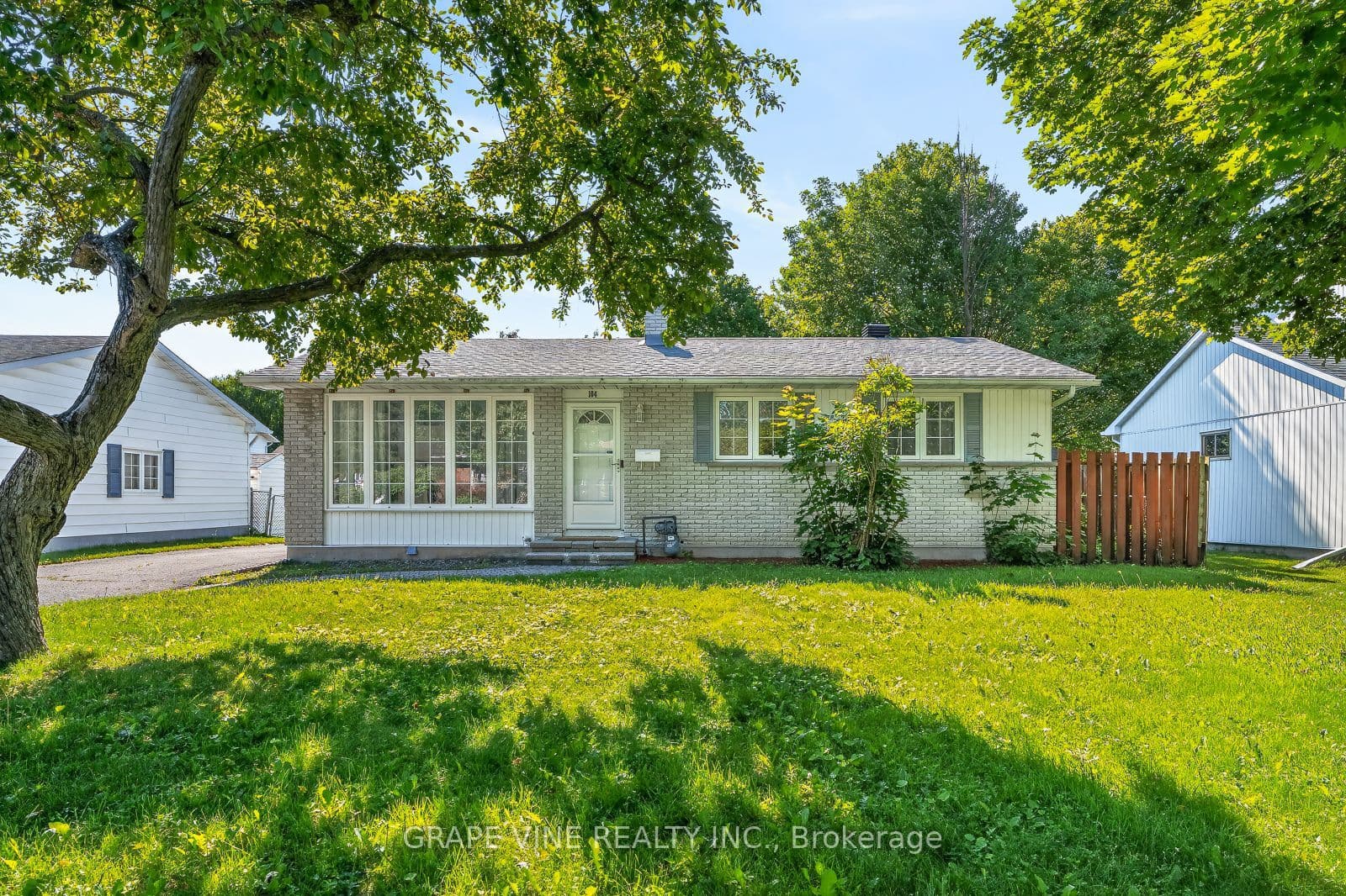 104 Oriole Avenue photo 1