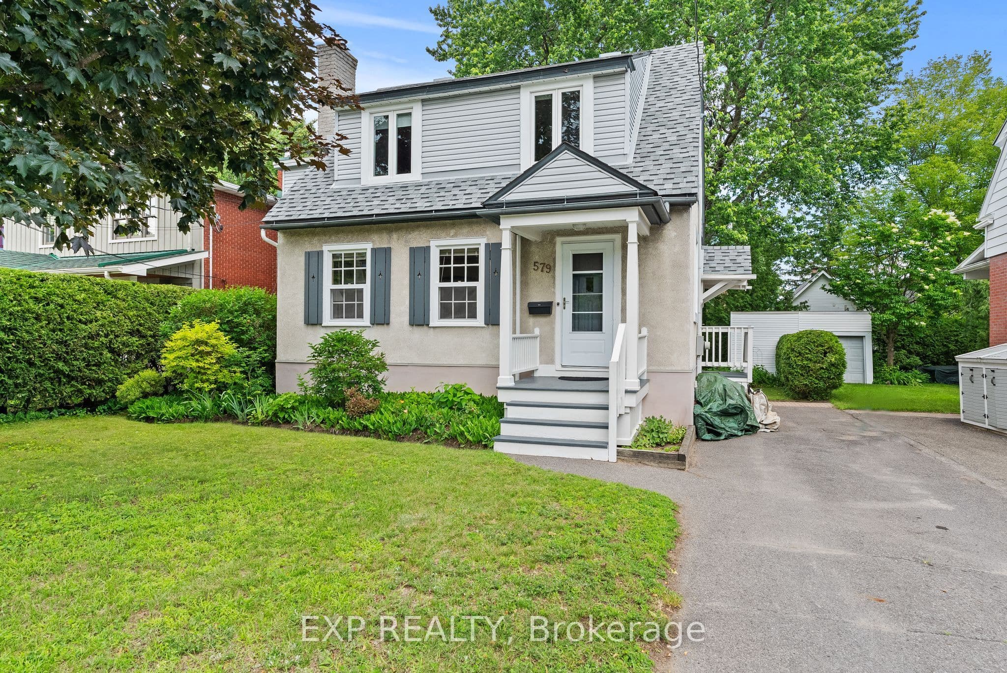 579 Broadview Avenue photo 1
