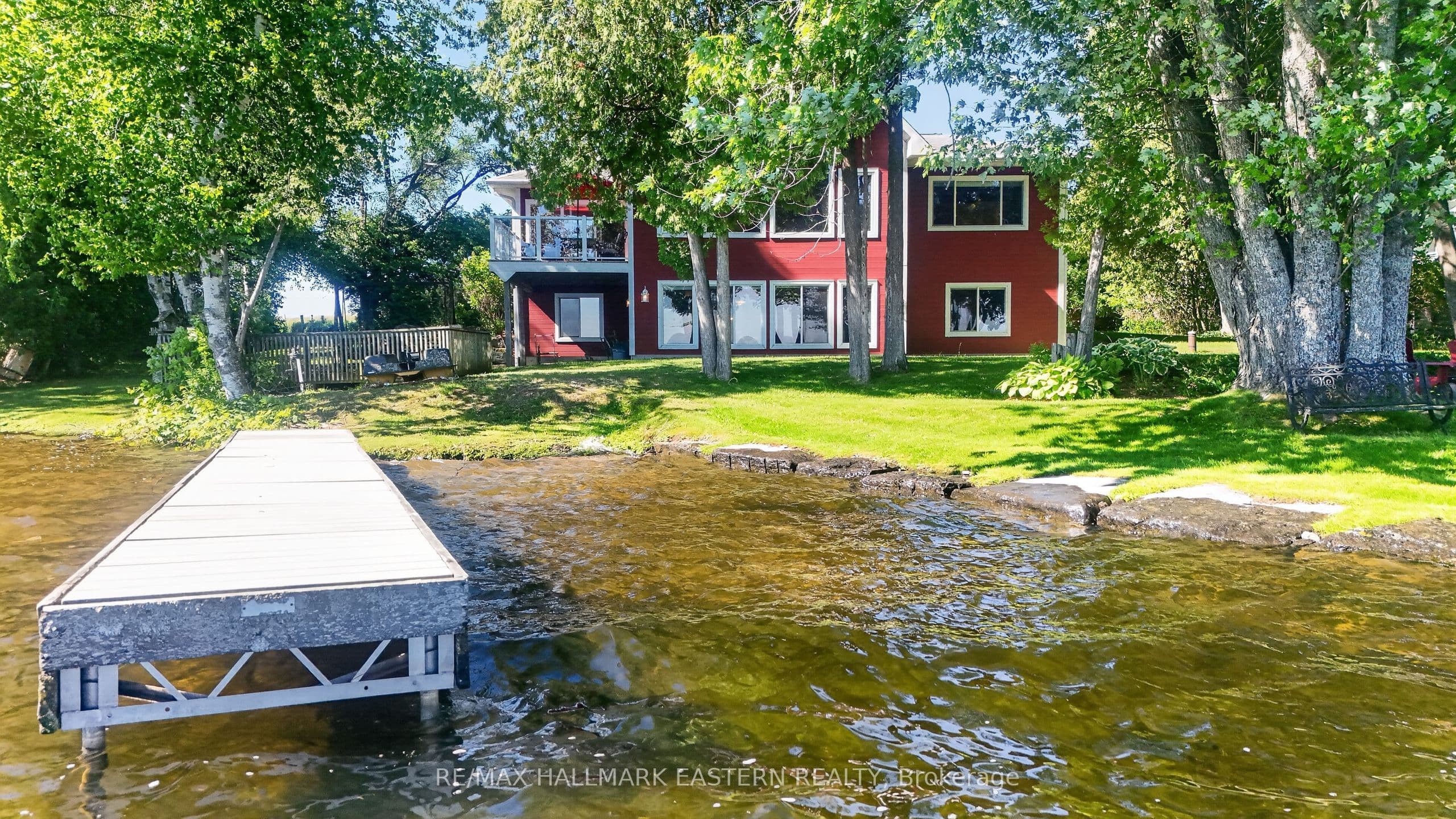 734 Duffus Drive photo 1