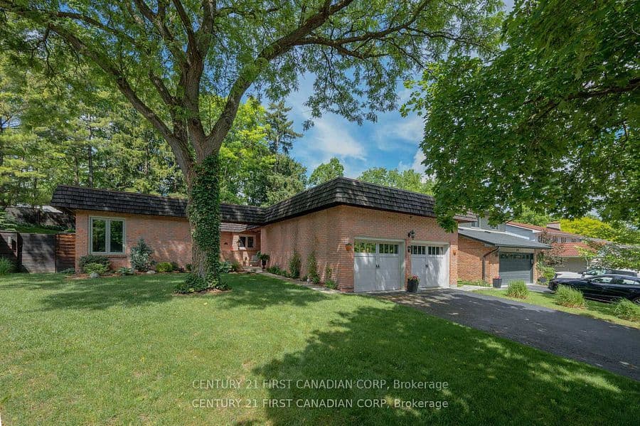 43 Compton Crescent photo 1