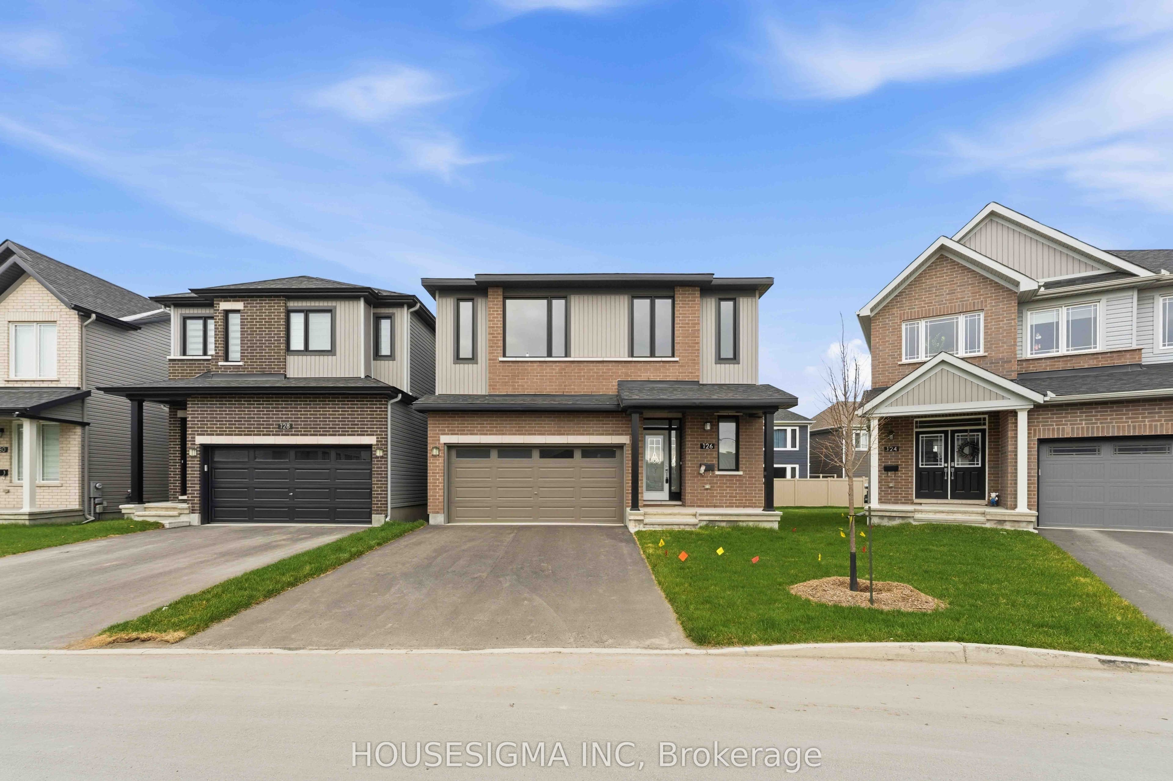 126 Lumen Place photo 1