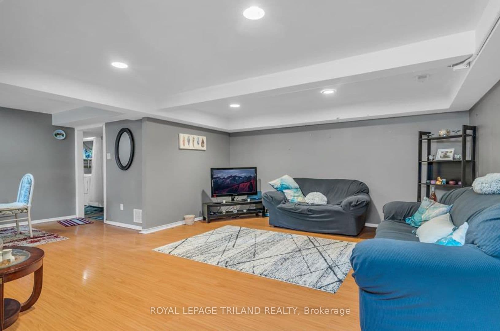 Unit B 197A Cedarvale Crescent photo 1