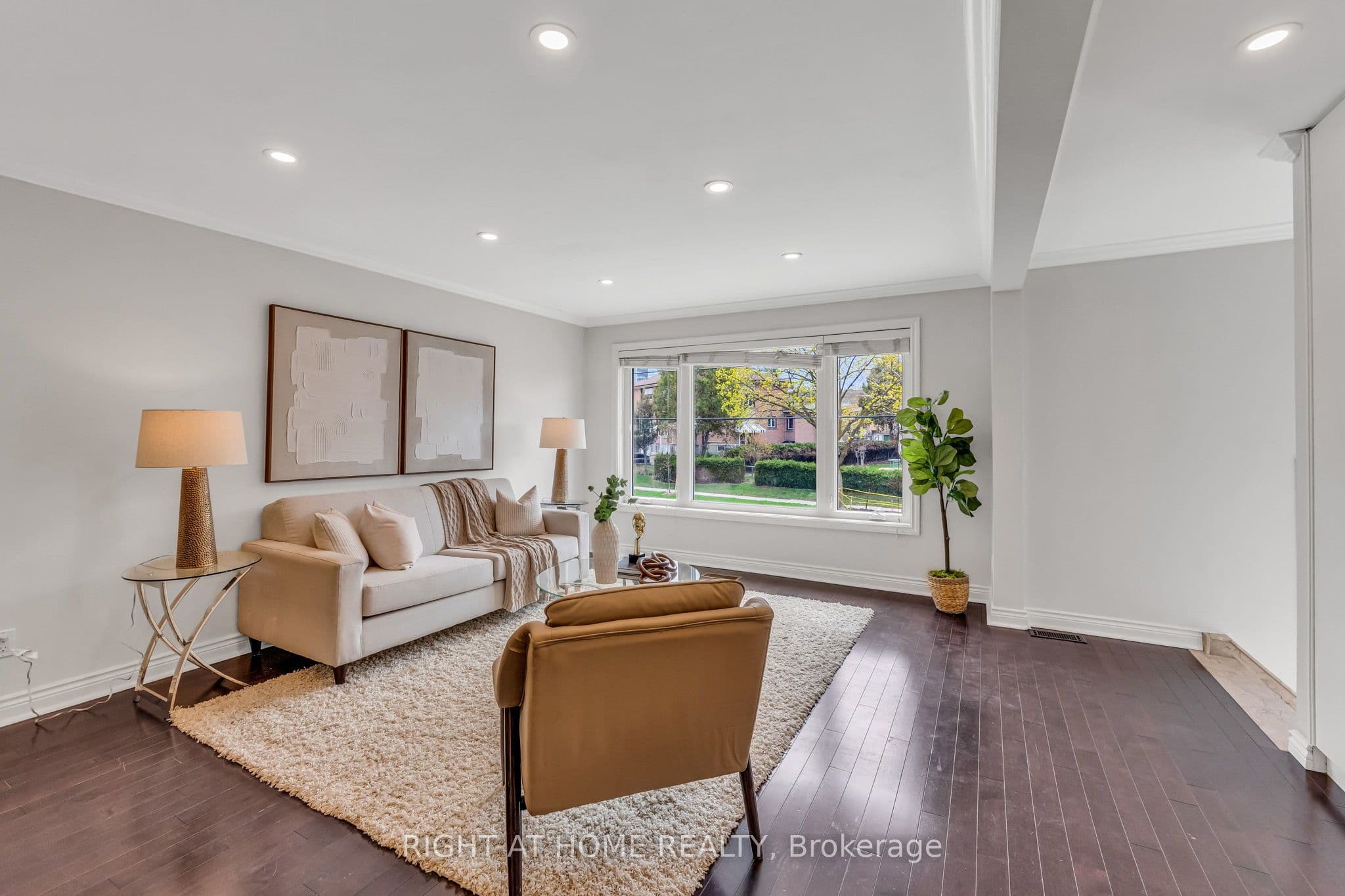 110 Victory Drive photo 1