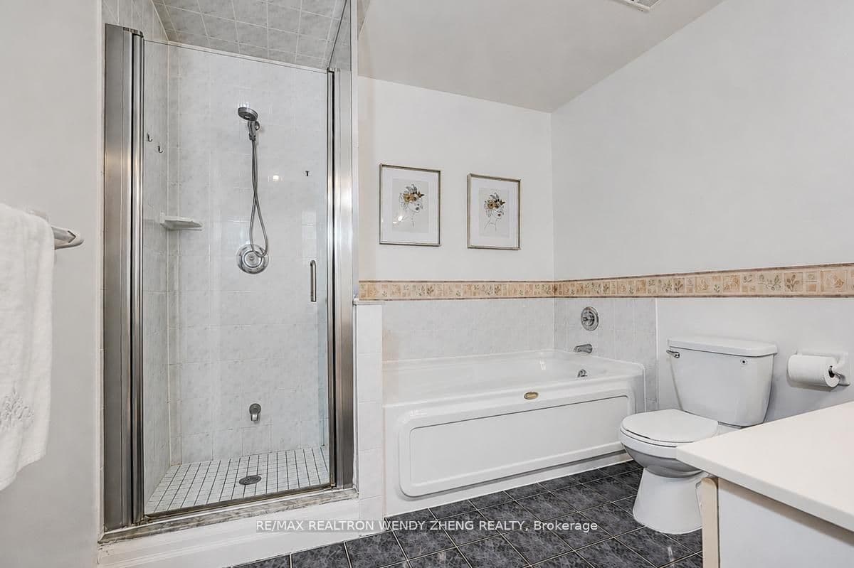 Unit 1517 28 Sommerset Way photo 1