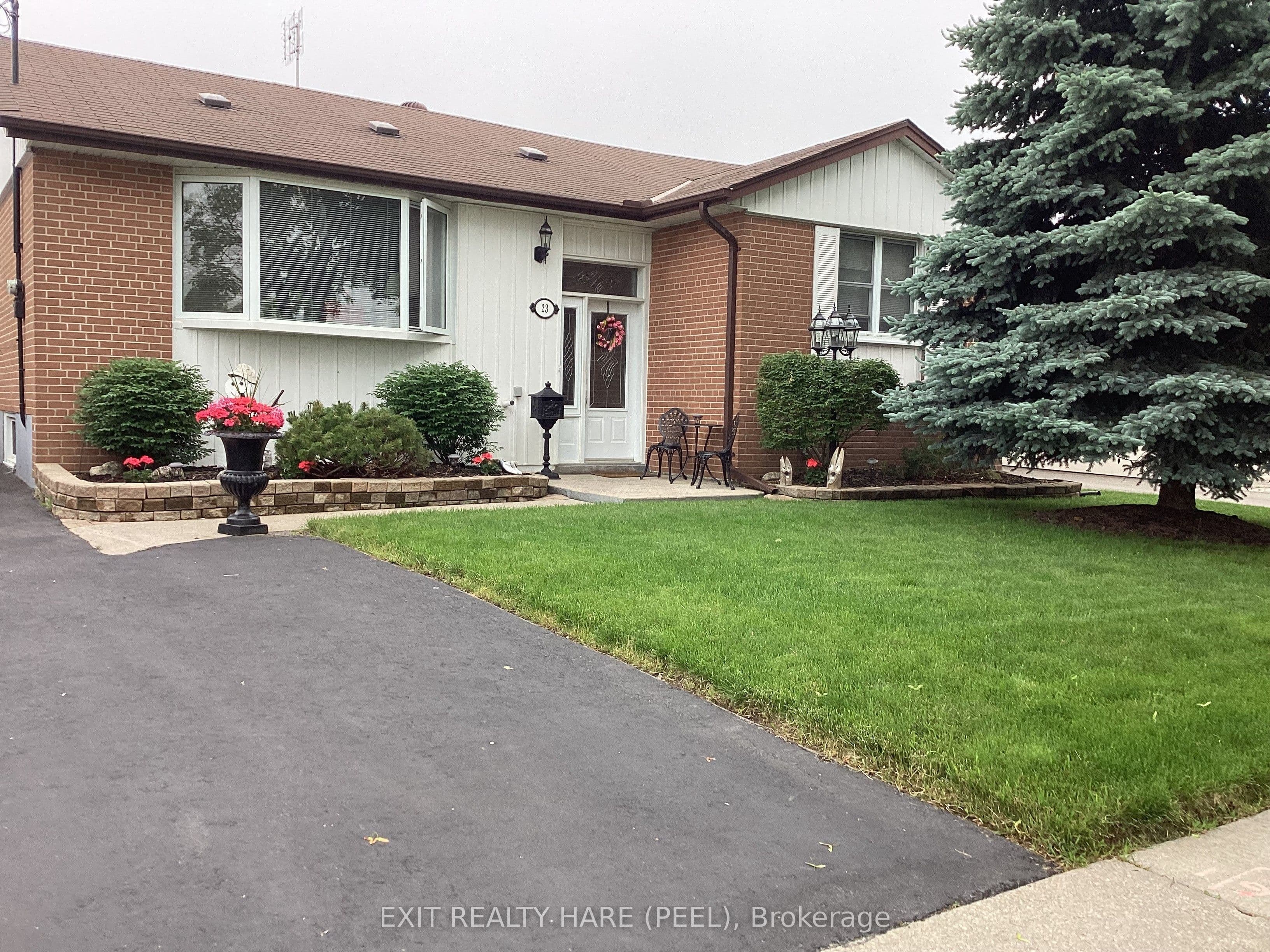 23 Kimbark Drive photo 1