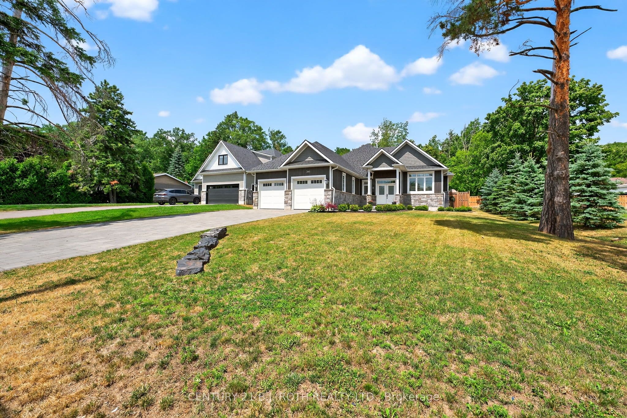 300 Shanty Bay Road photo 1