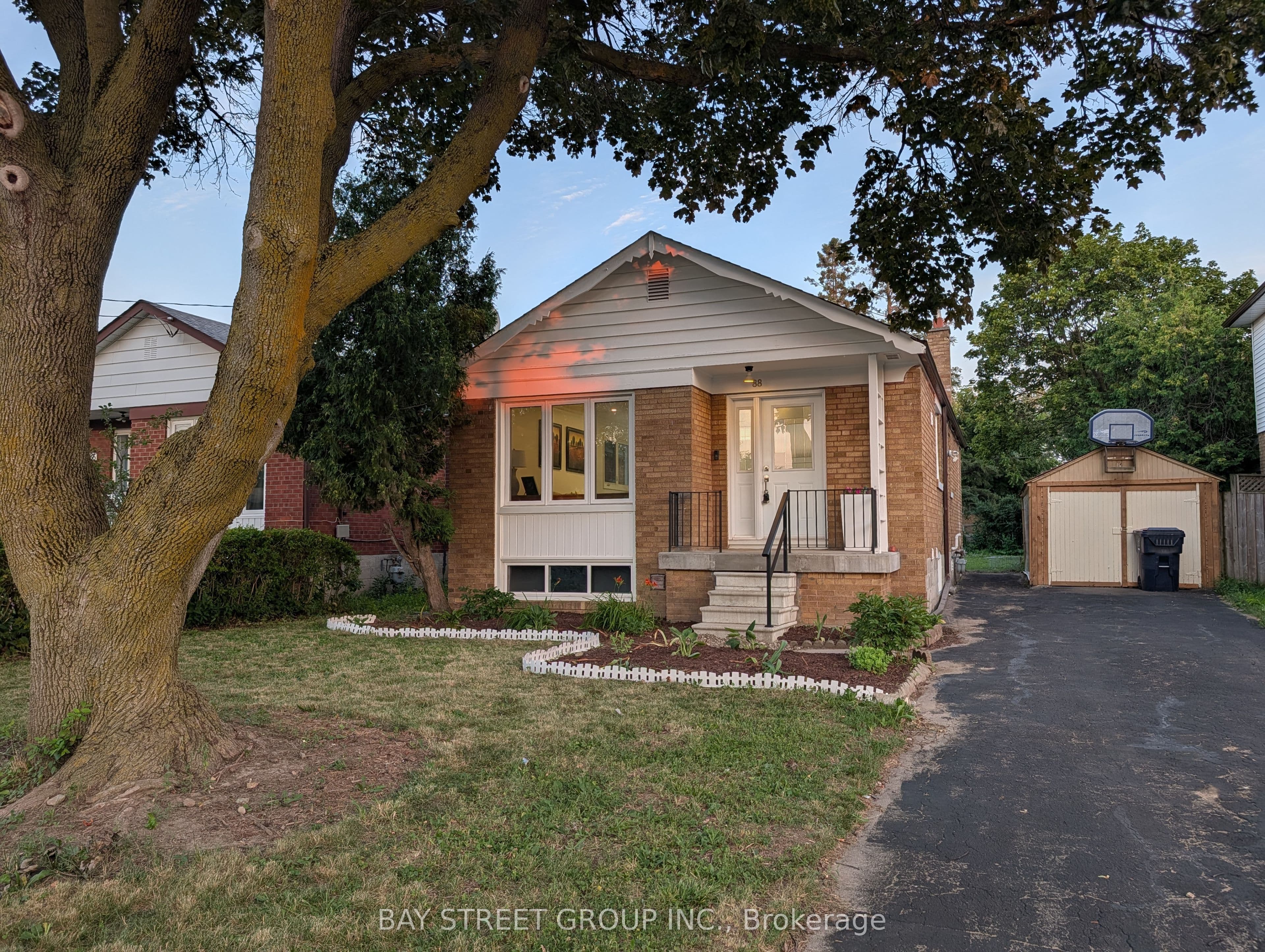 88 Frey Crescent photo 1