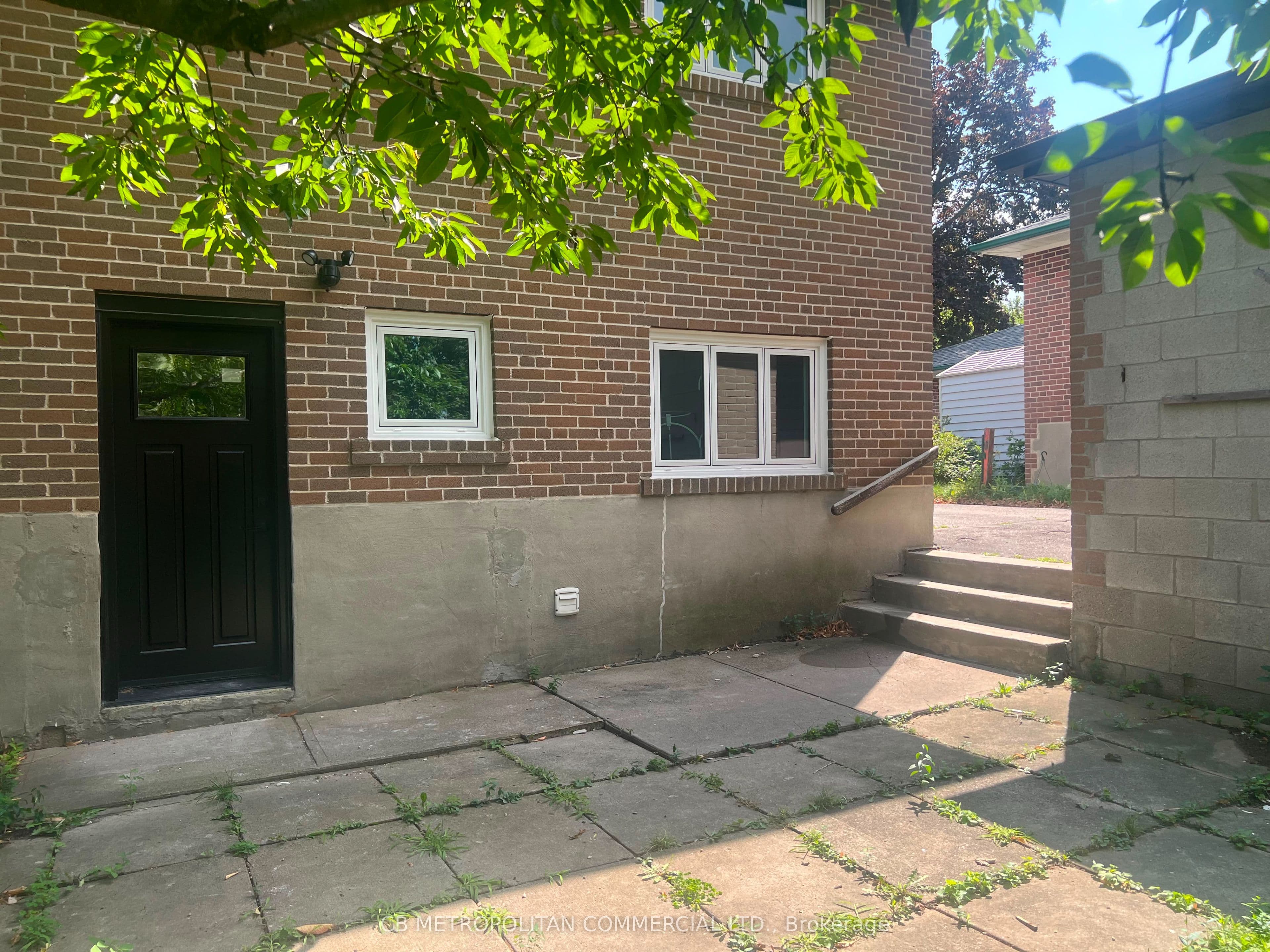 110 Marcella Street photo 1