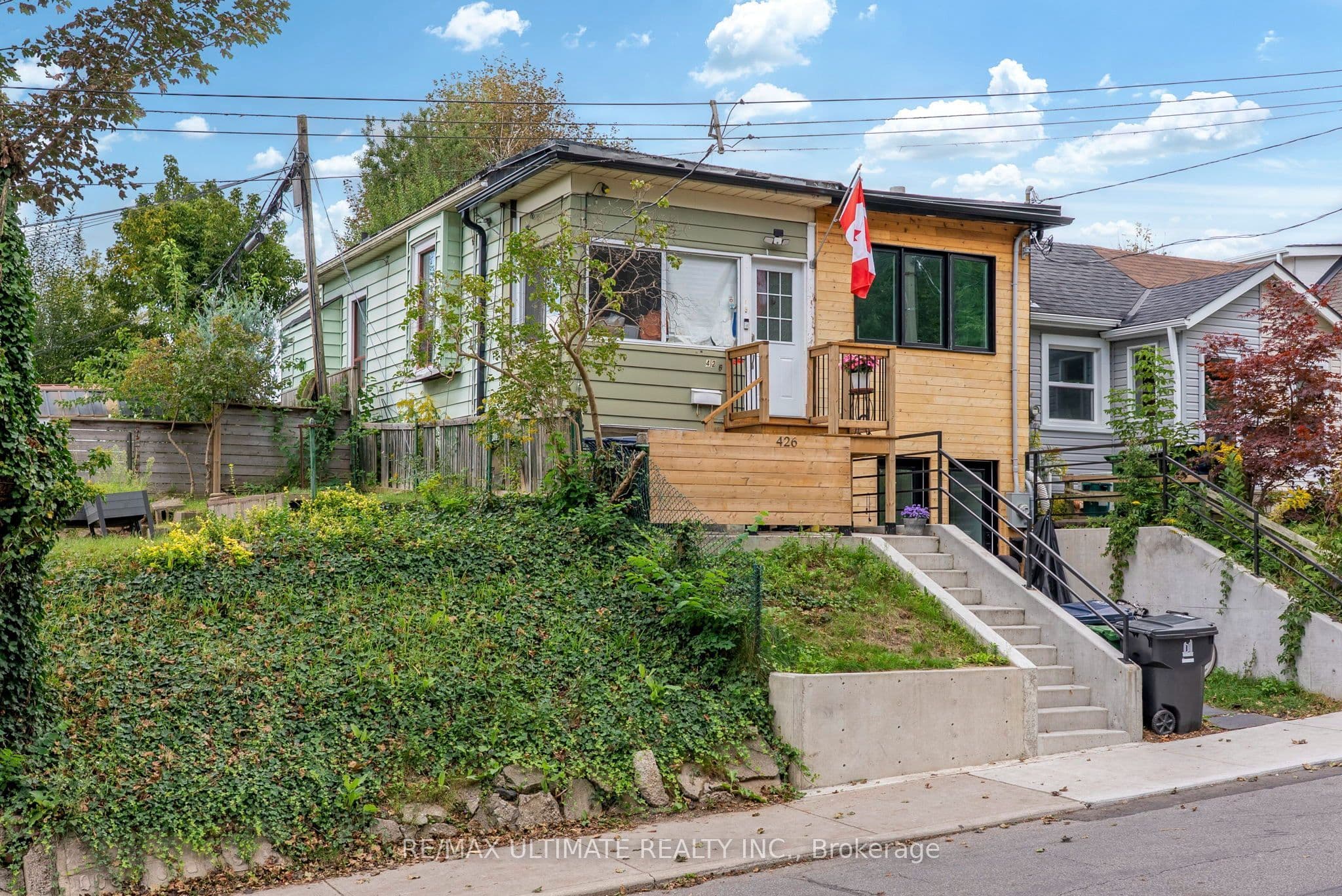 426 Woodfield Road photo 1