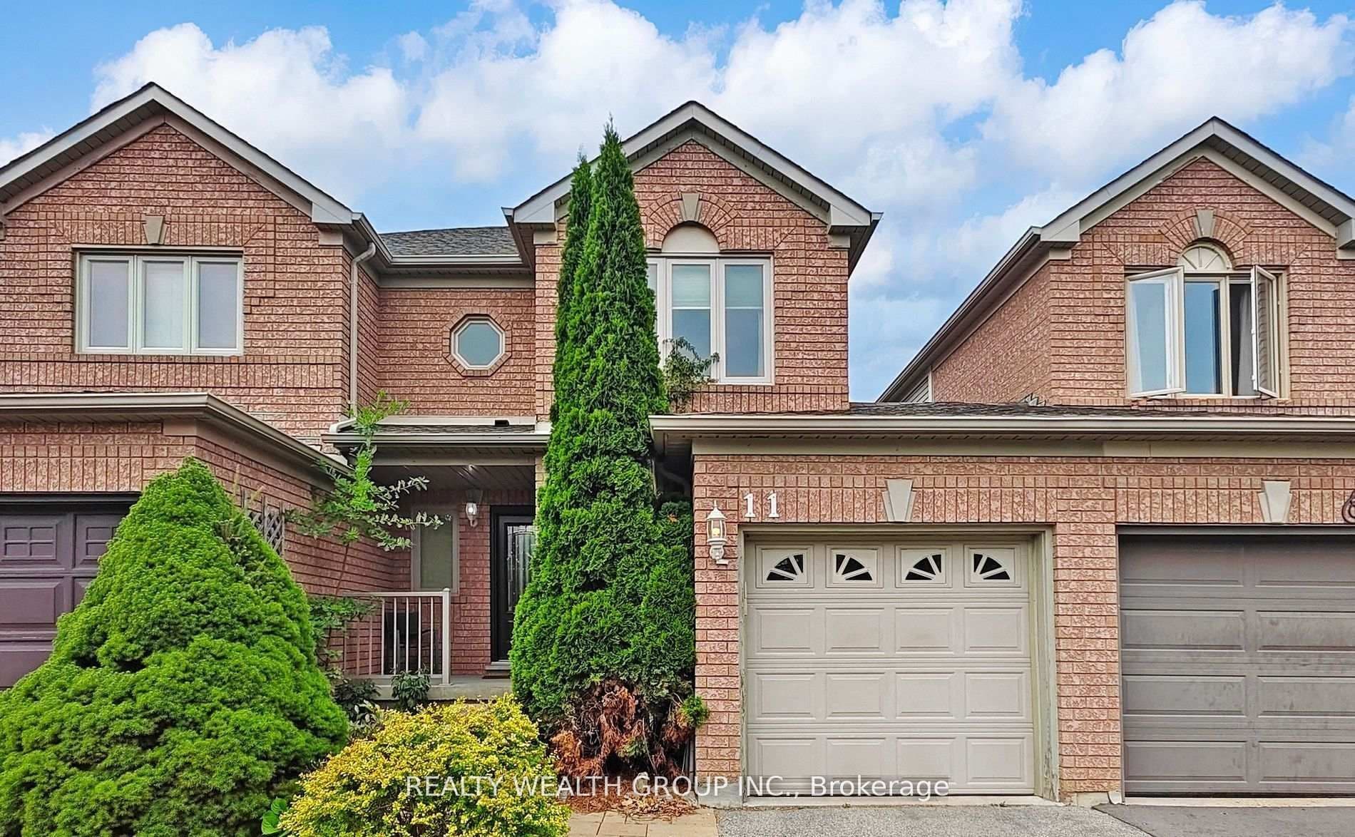 11 Birchcliffe Drive photo 1