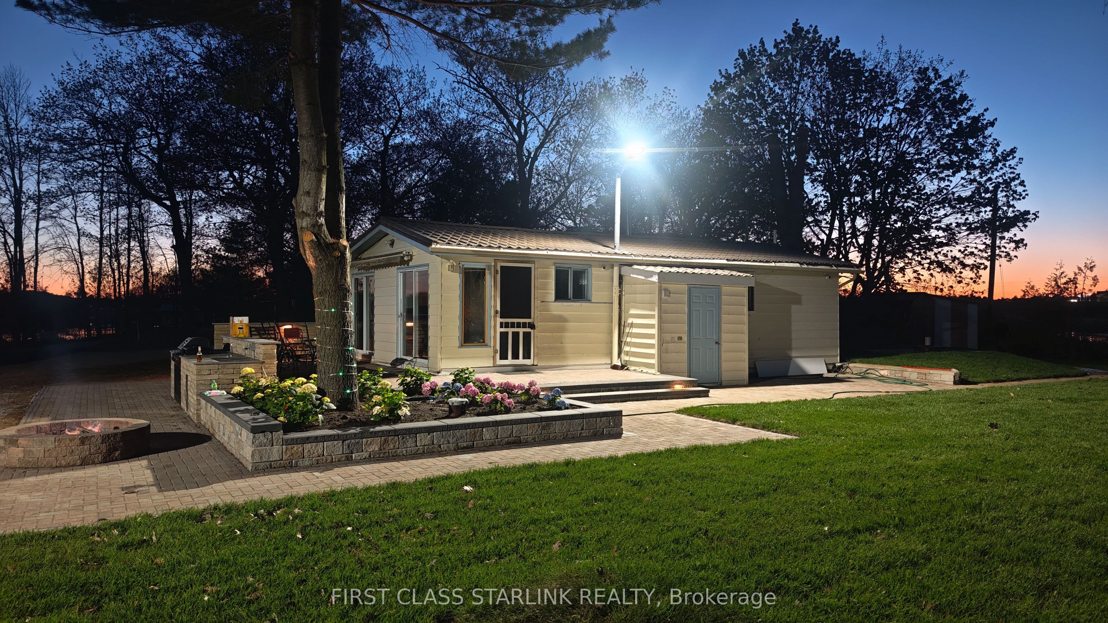 154 OAK BAY Road photo 1