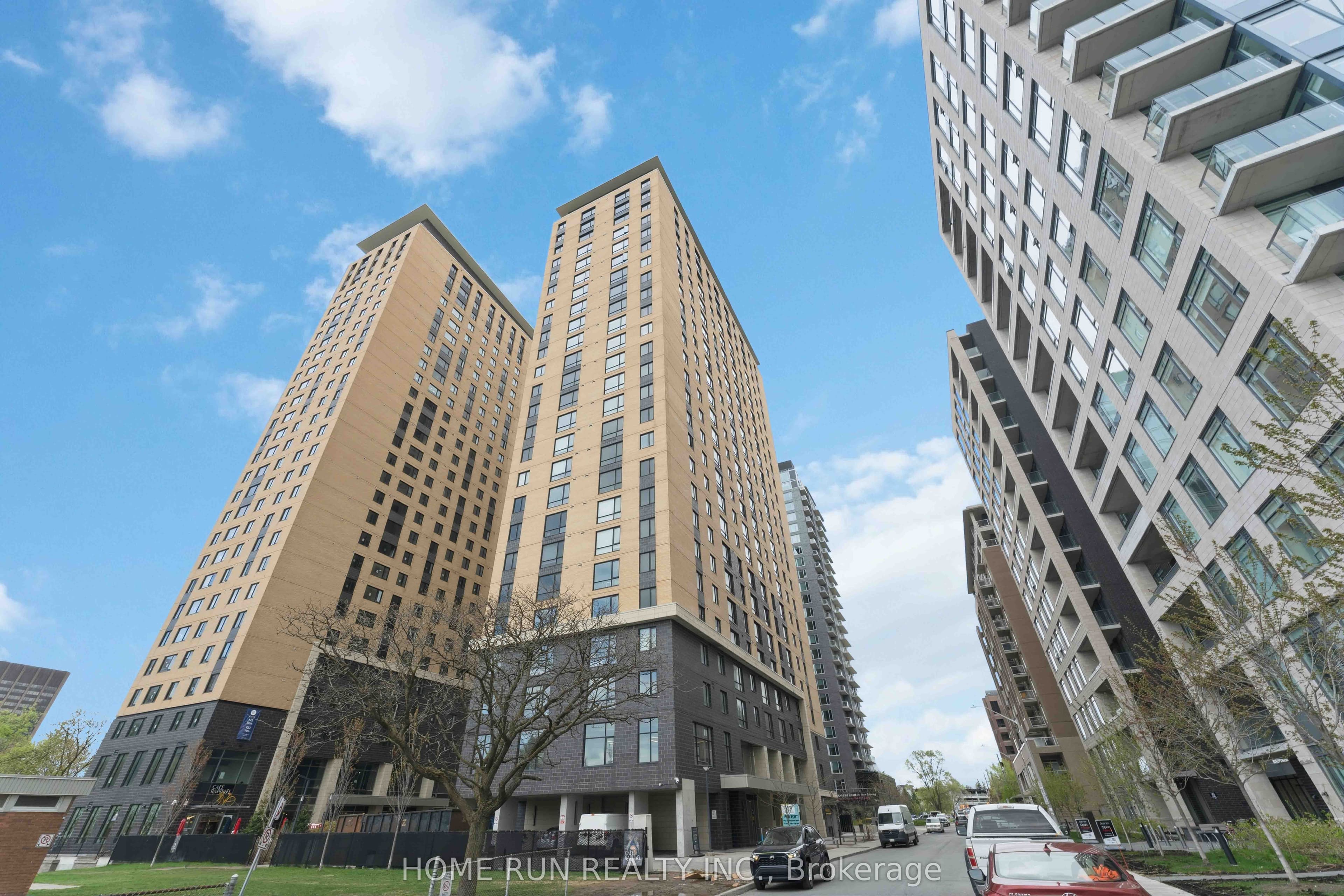 Unit 3 105 Champagne Avenue photo 1