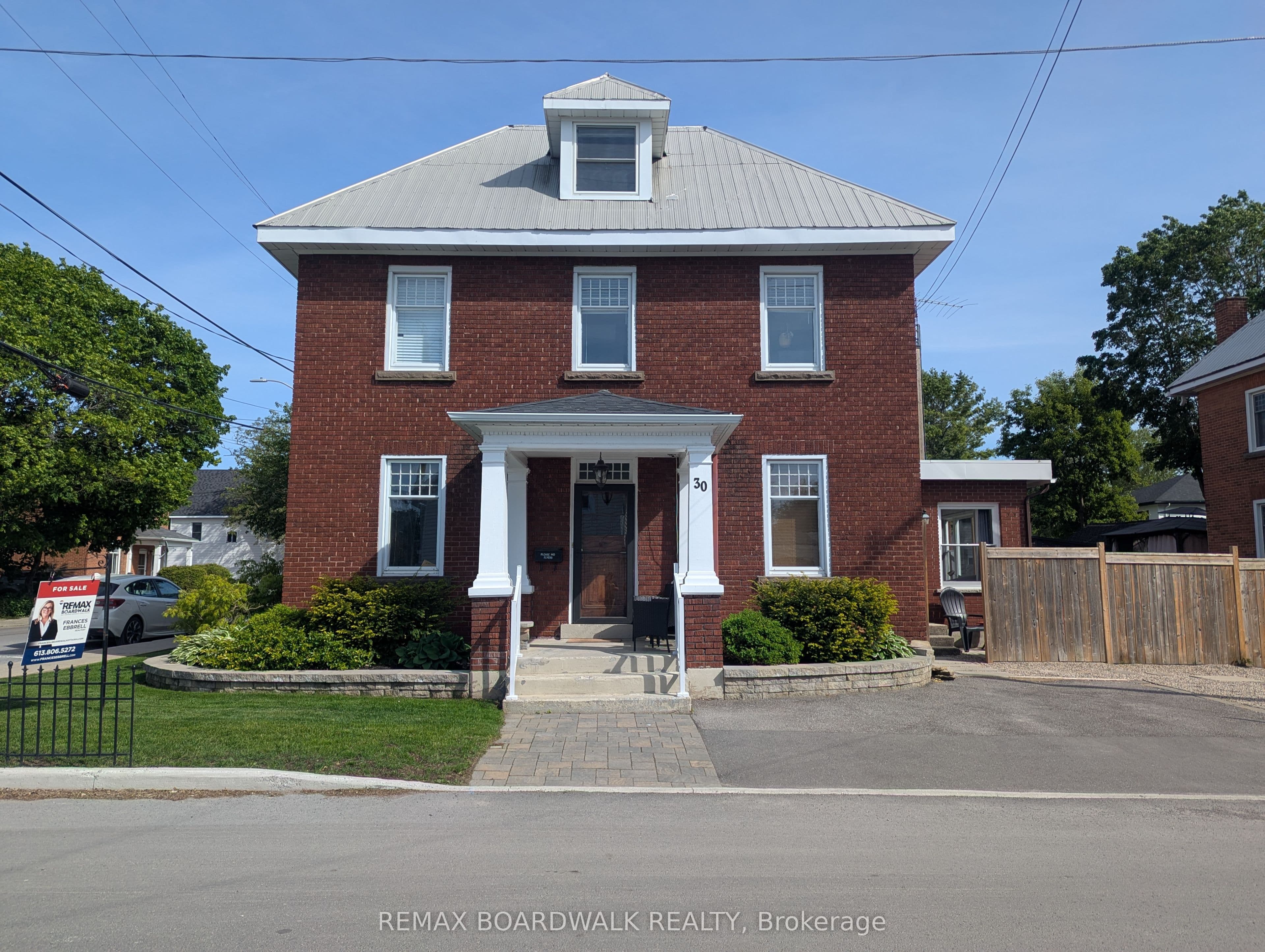 30 EMILY Street photo 1