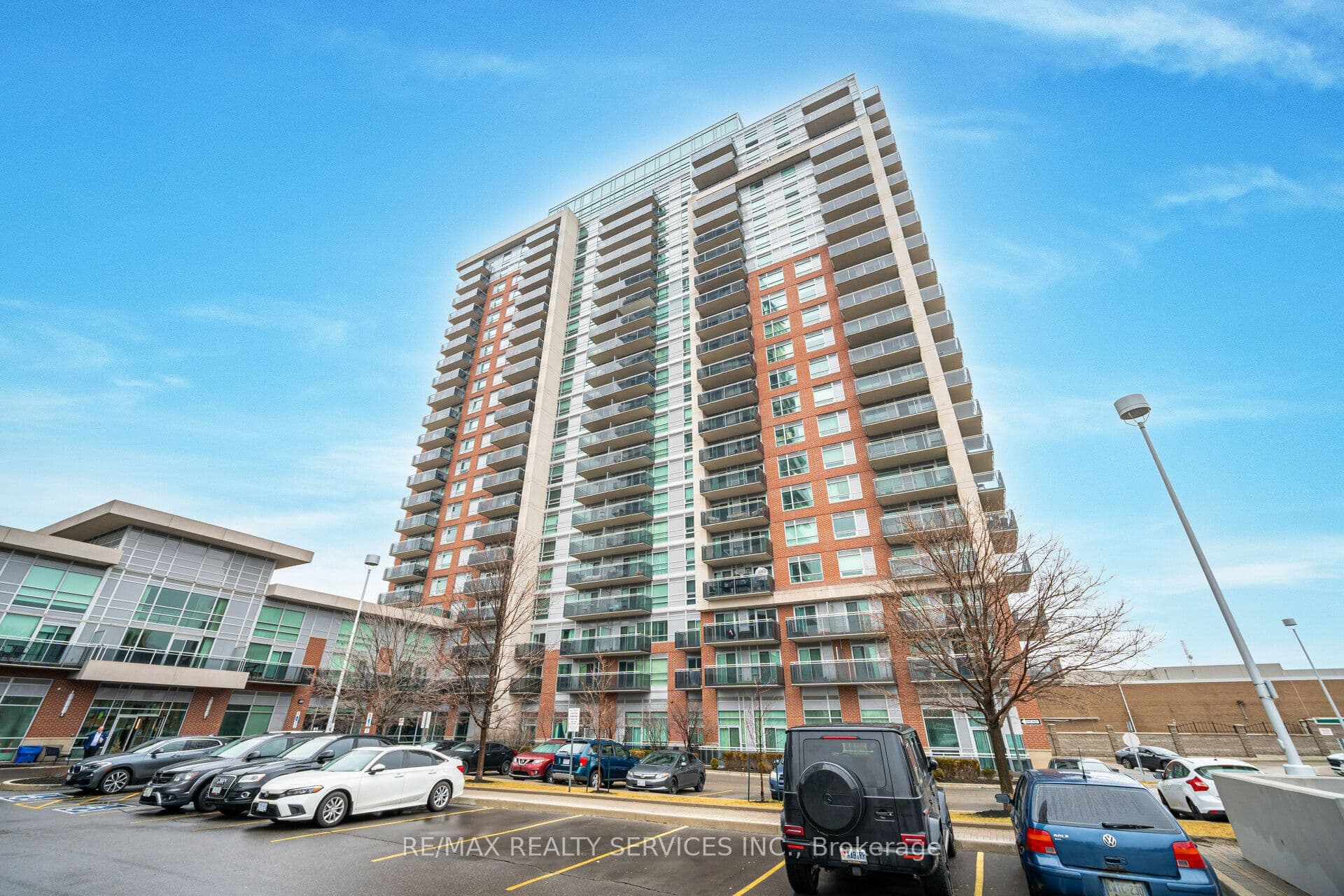 Unit 211 215 Queen Street photo 1