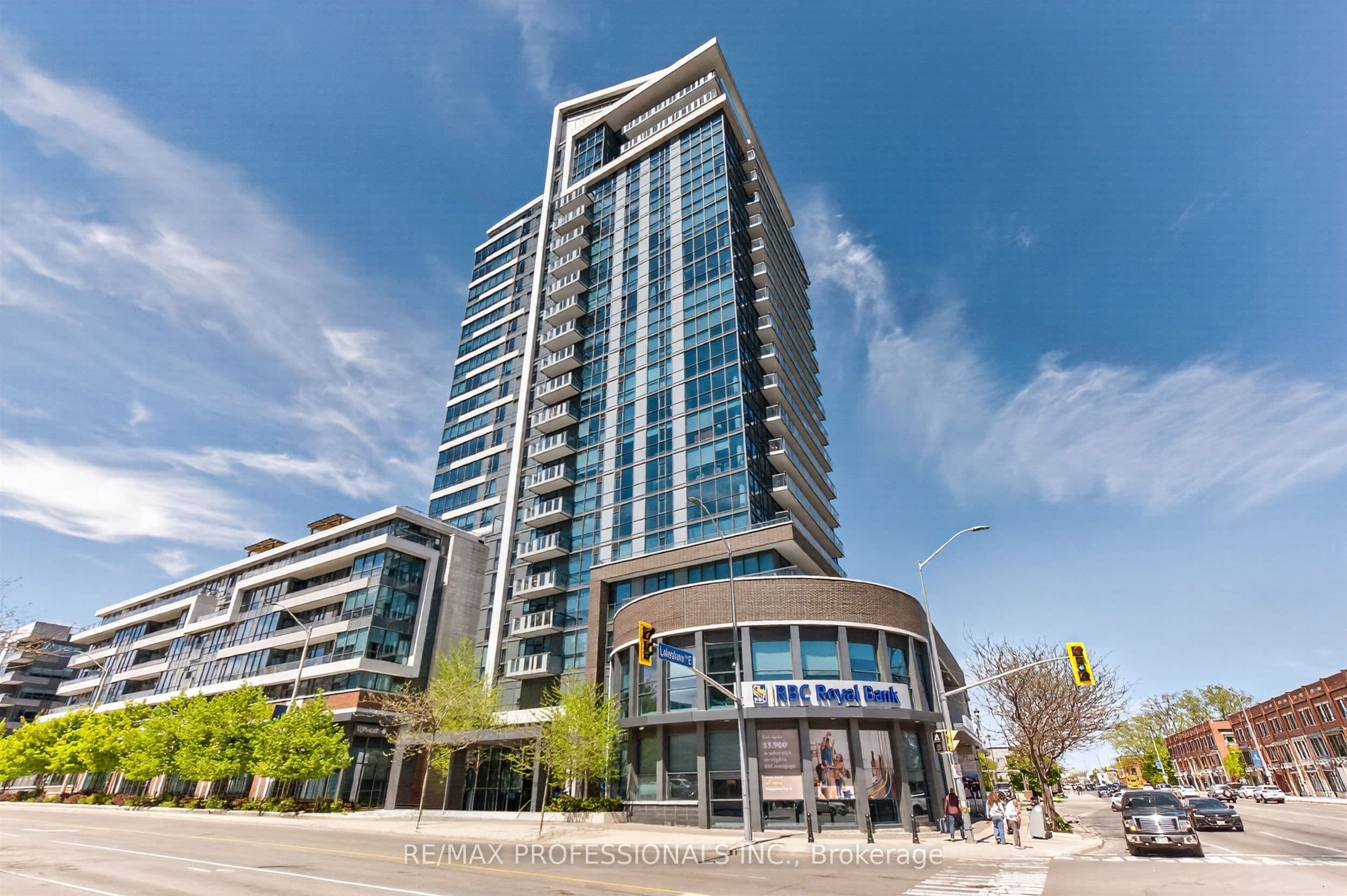 Unit 413 1 Hurontario Street photo 1