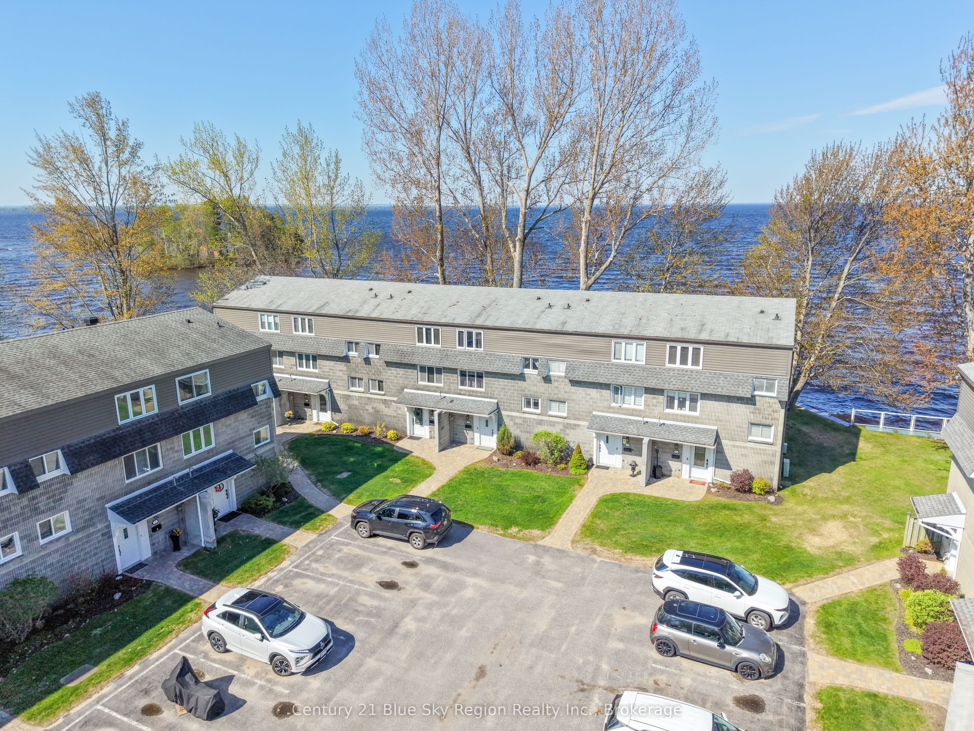 Unit 8 1205 Premier Road photo 1