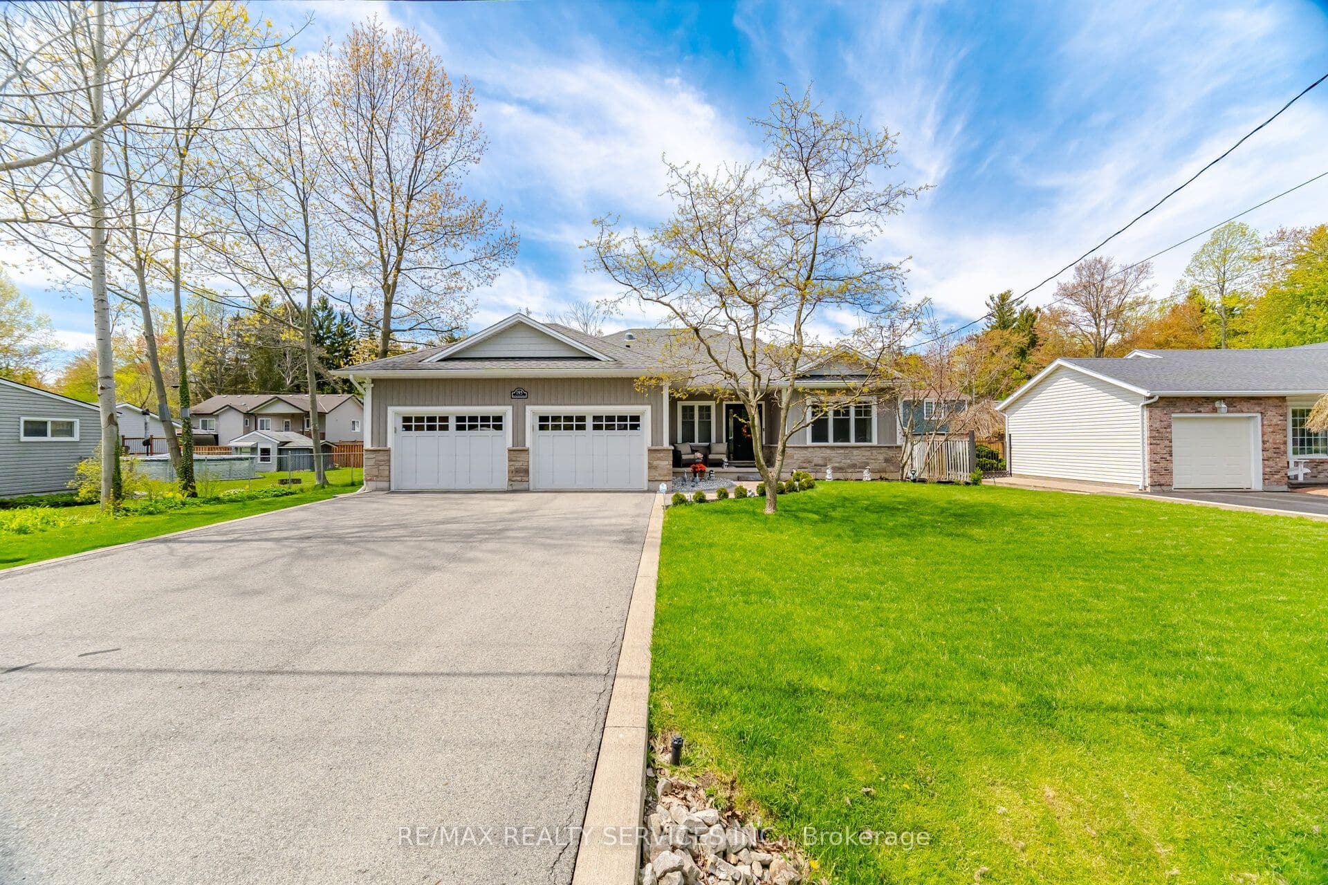 195 Burleigh Road photo 1