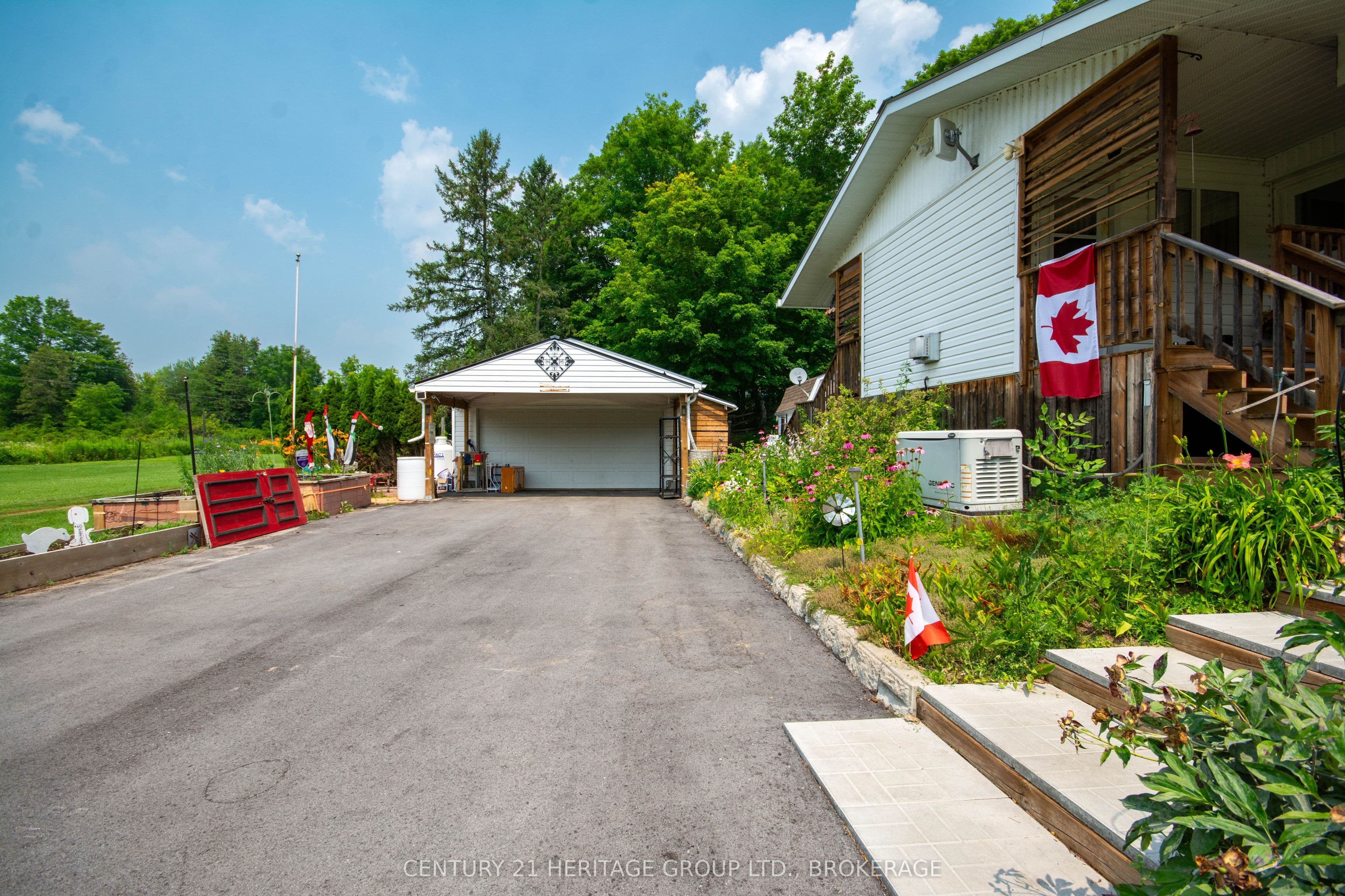 4309 Maple Drive photo 1