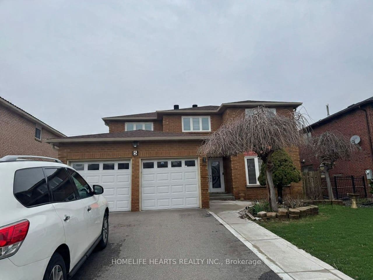 5 Burwash Court photo 1