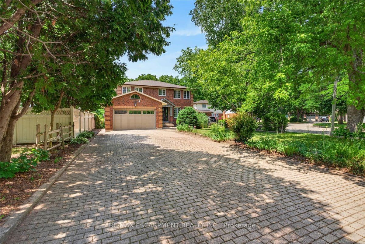 339 Kingsway Place photo 1