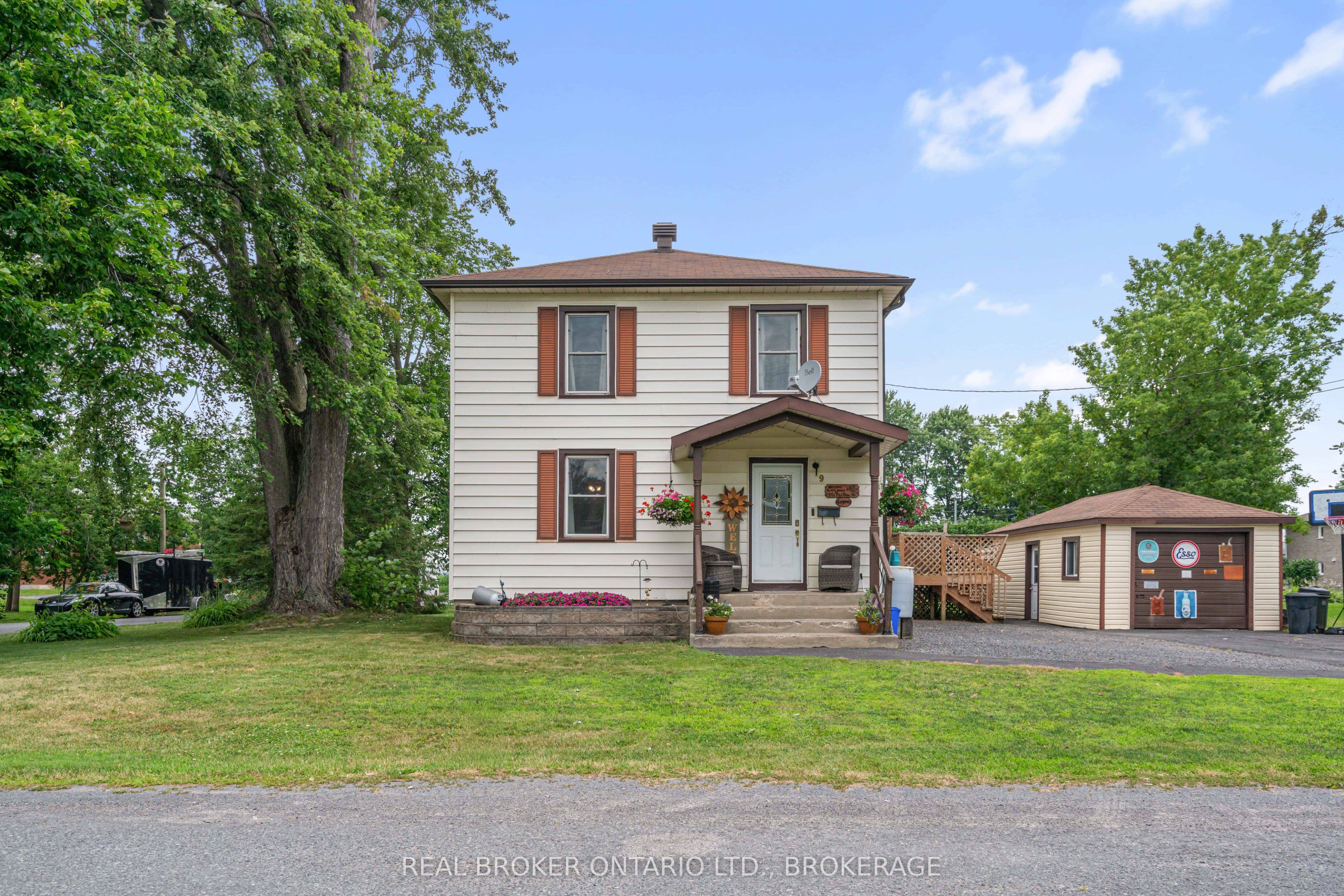 9 Spruce Street photo 1