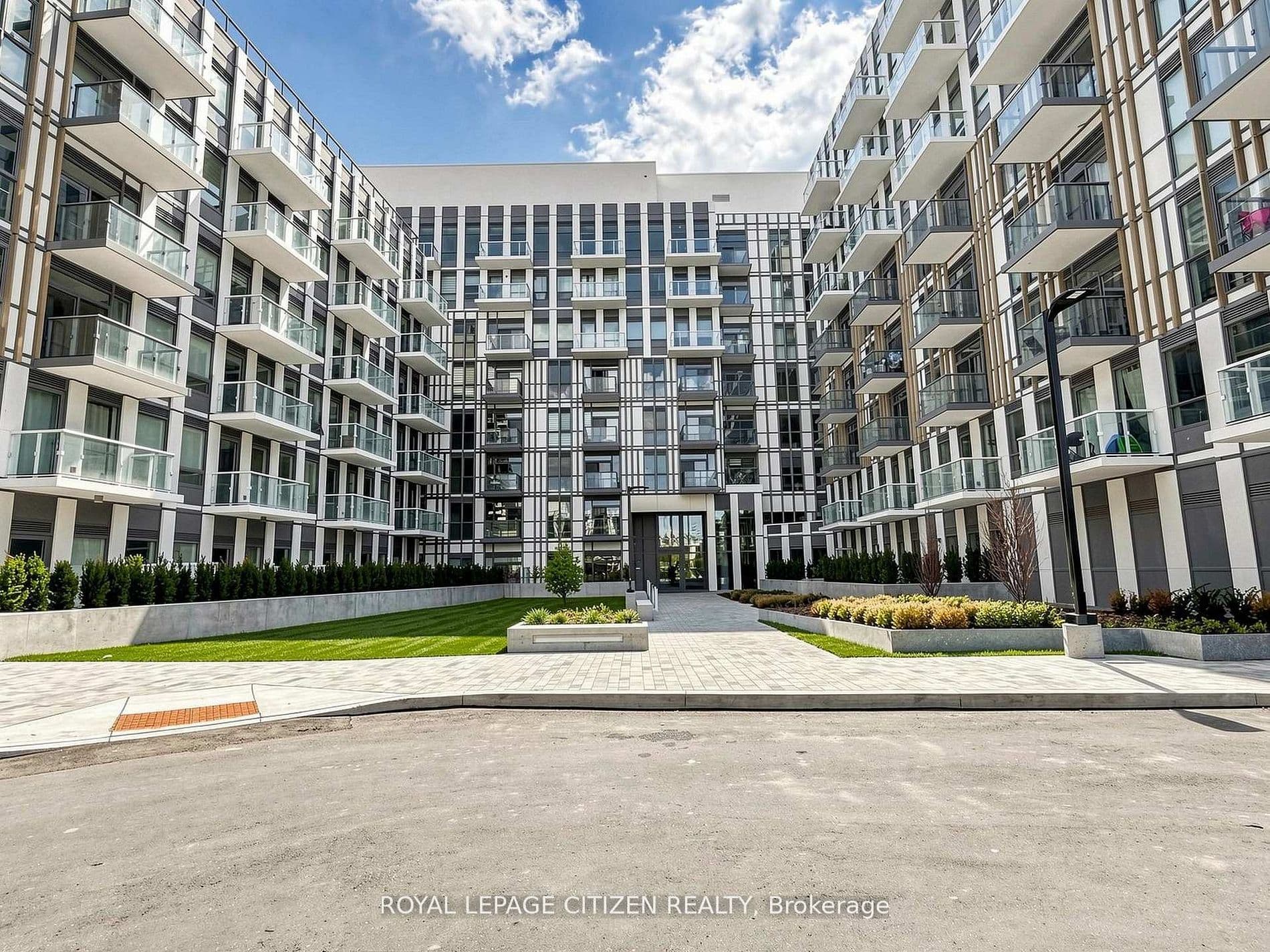 Unit 711 1005 Dundas Street photo 1