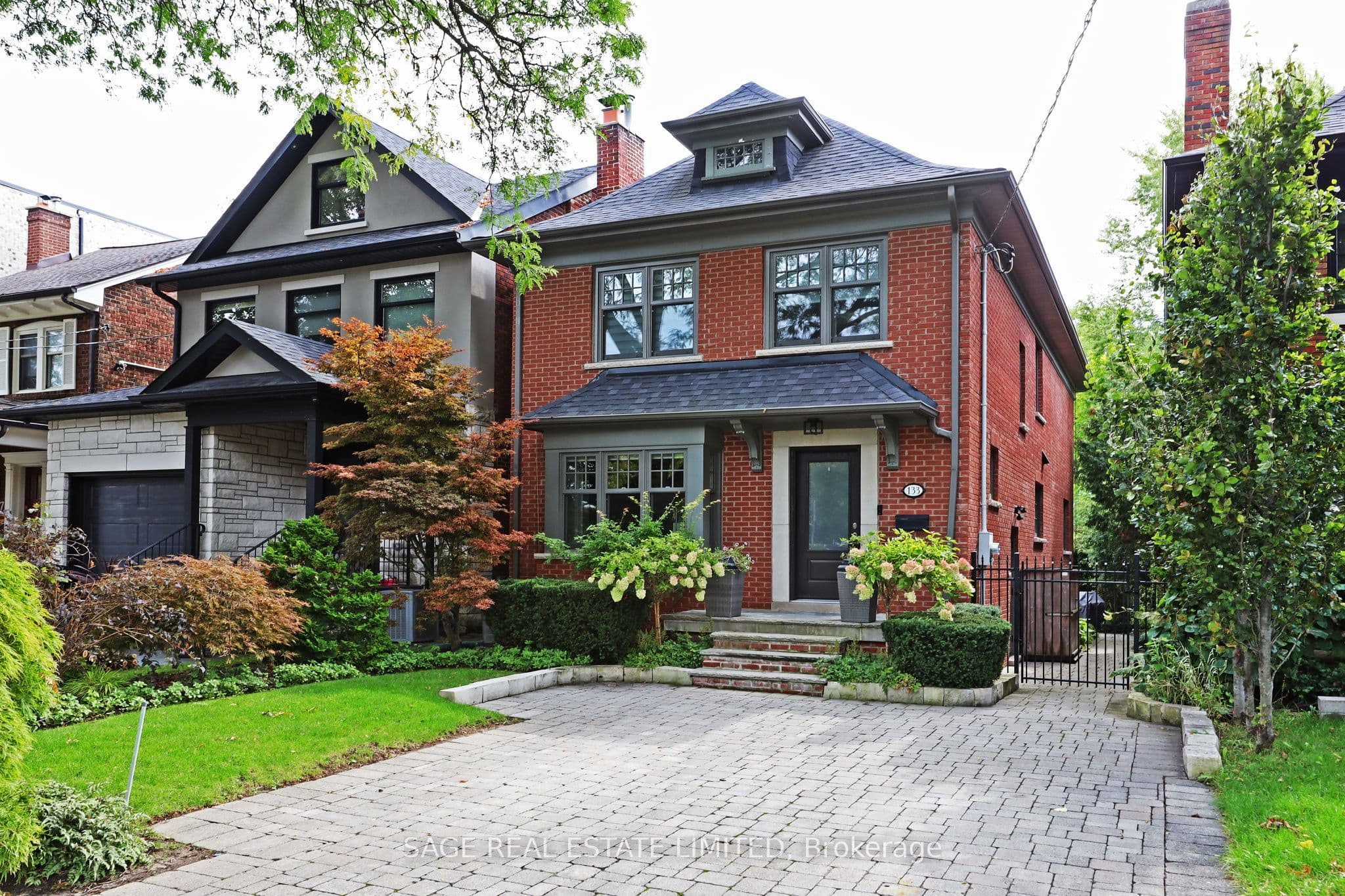 133 Glengrove Avenue photo 1