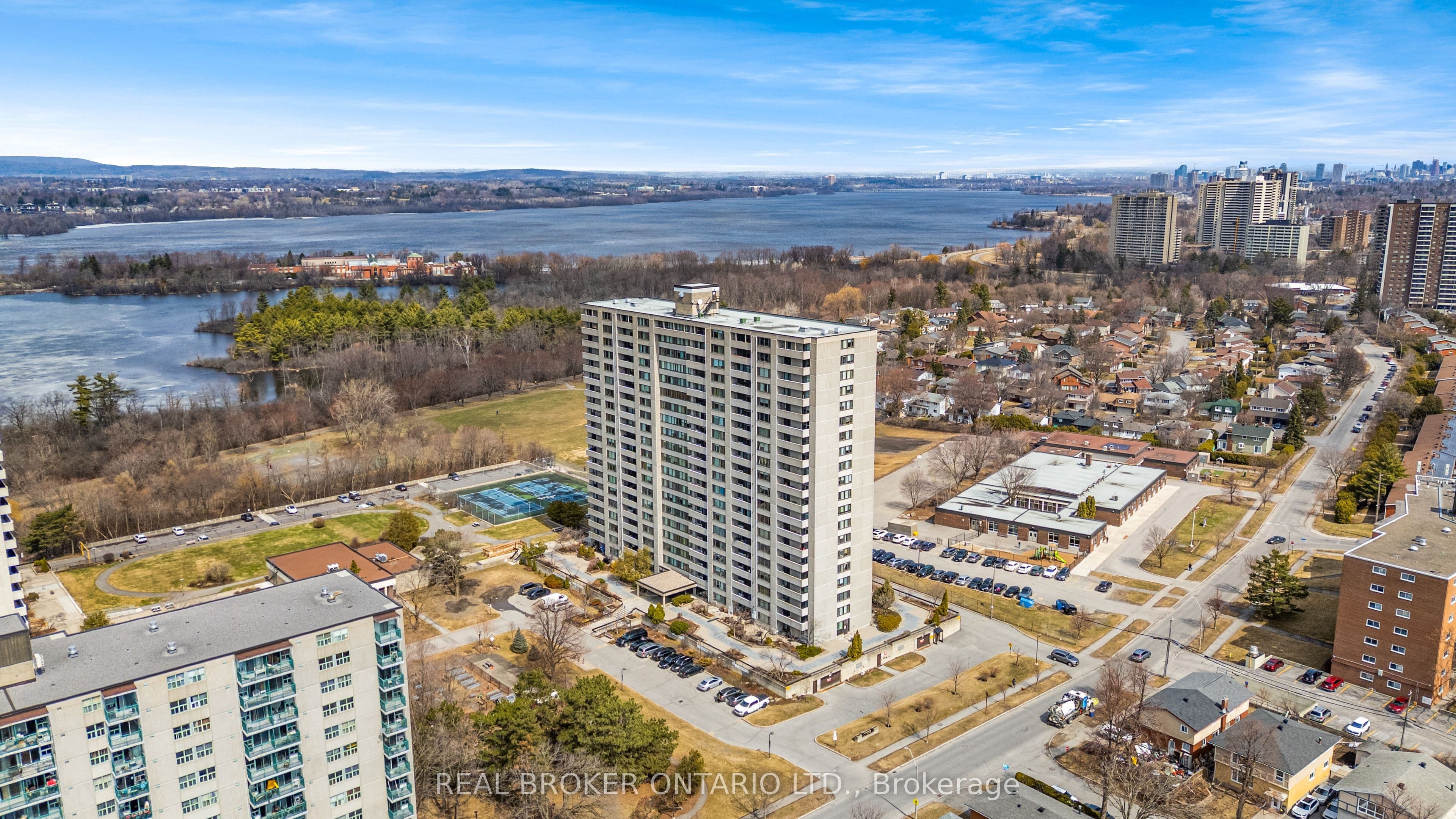 Unit 506 2625 Regina Street photo 1