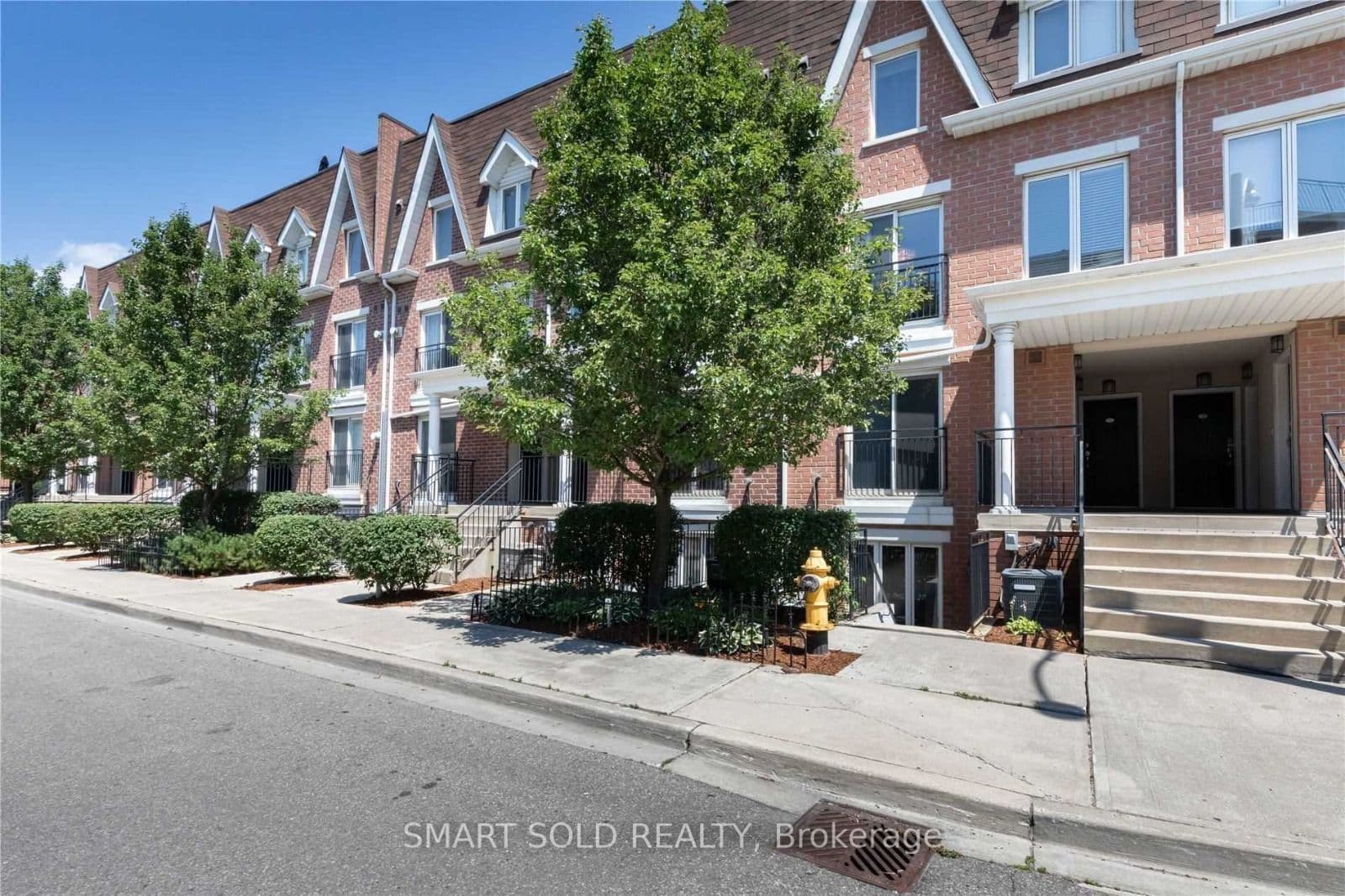 Unit 608 15 Laidlaw Street photo 1
