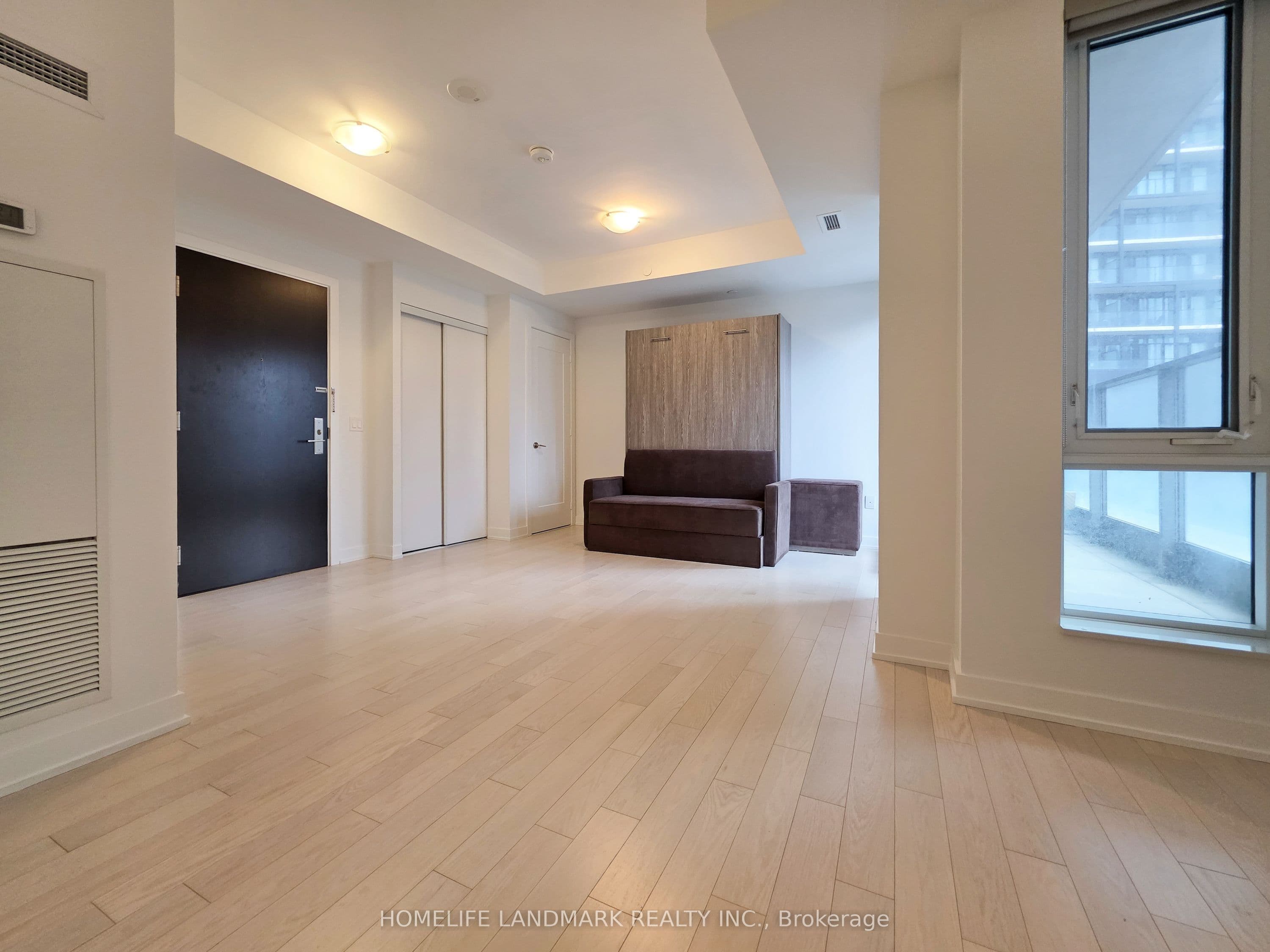 Unit 605 330 Richmond Street photo 1