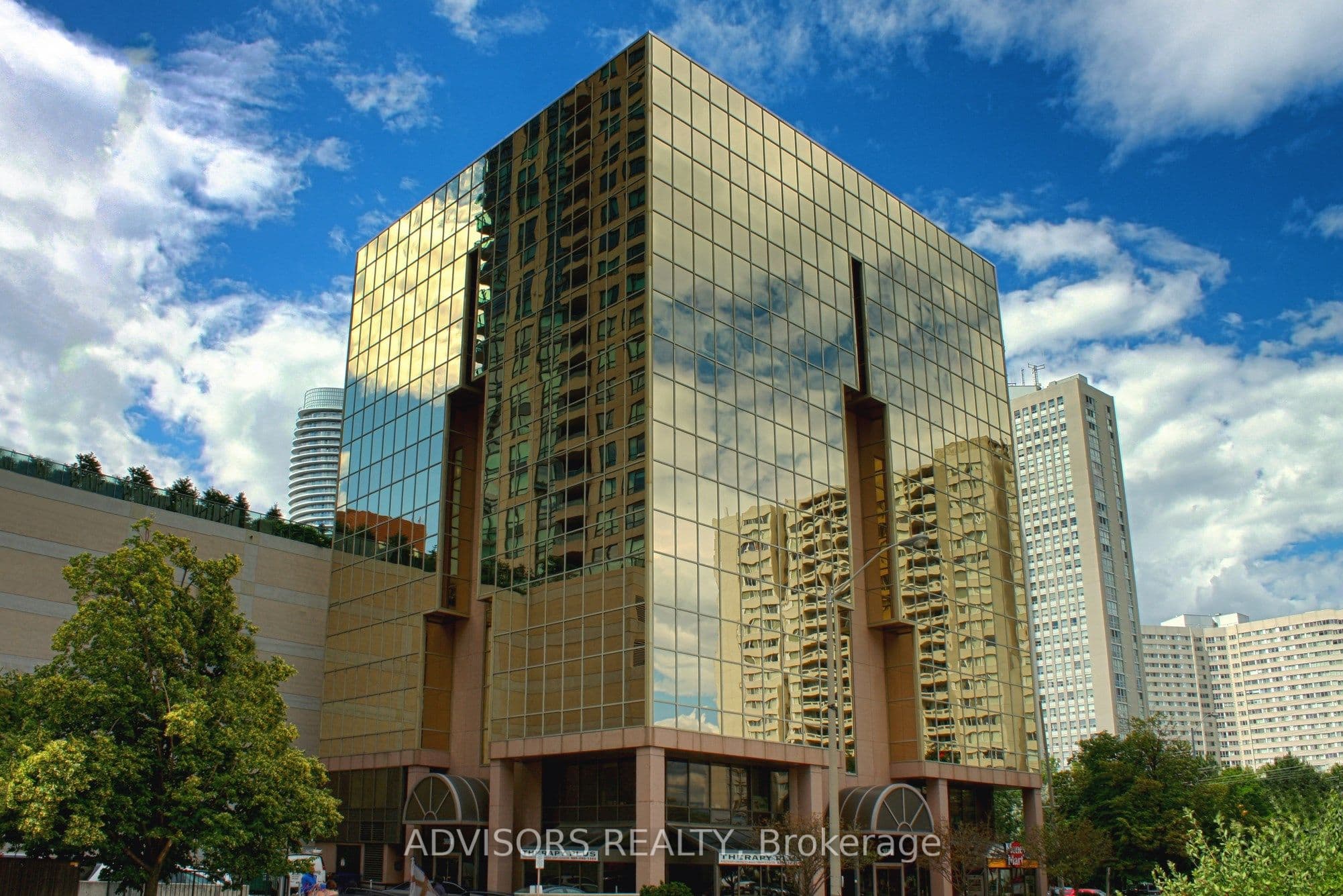 Unit 416B 3660 Hurontario Street photo 1