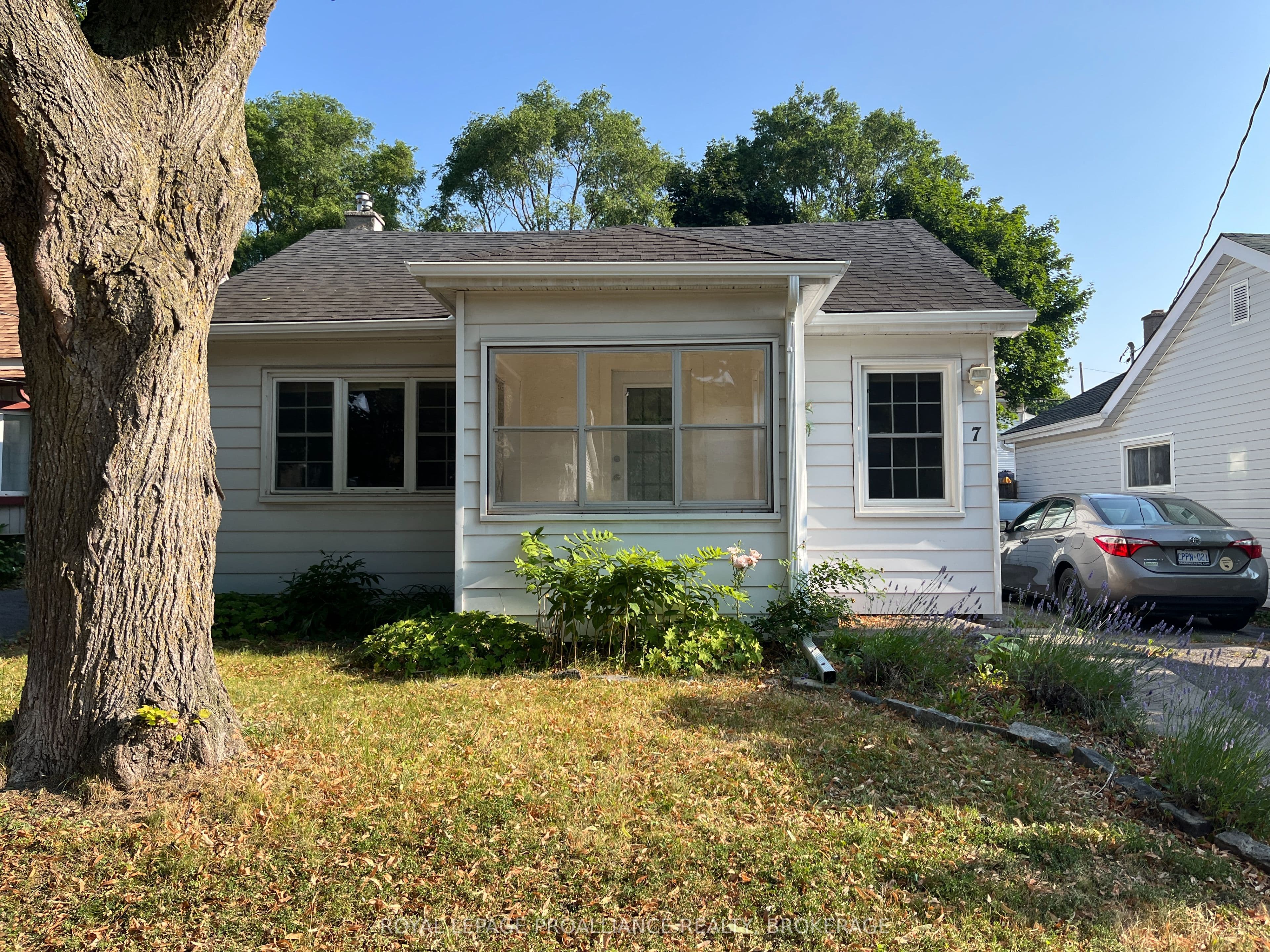 7 Third Avenue photo 1