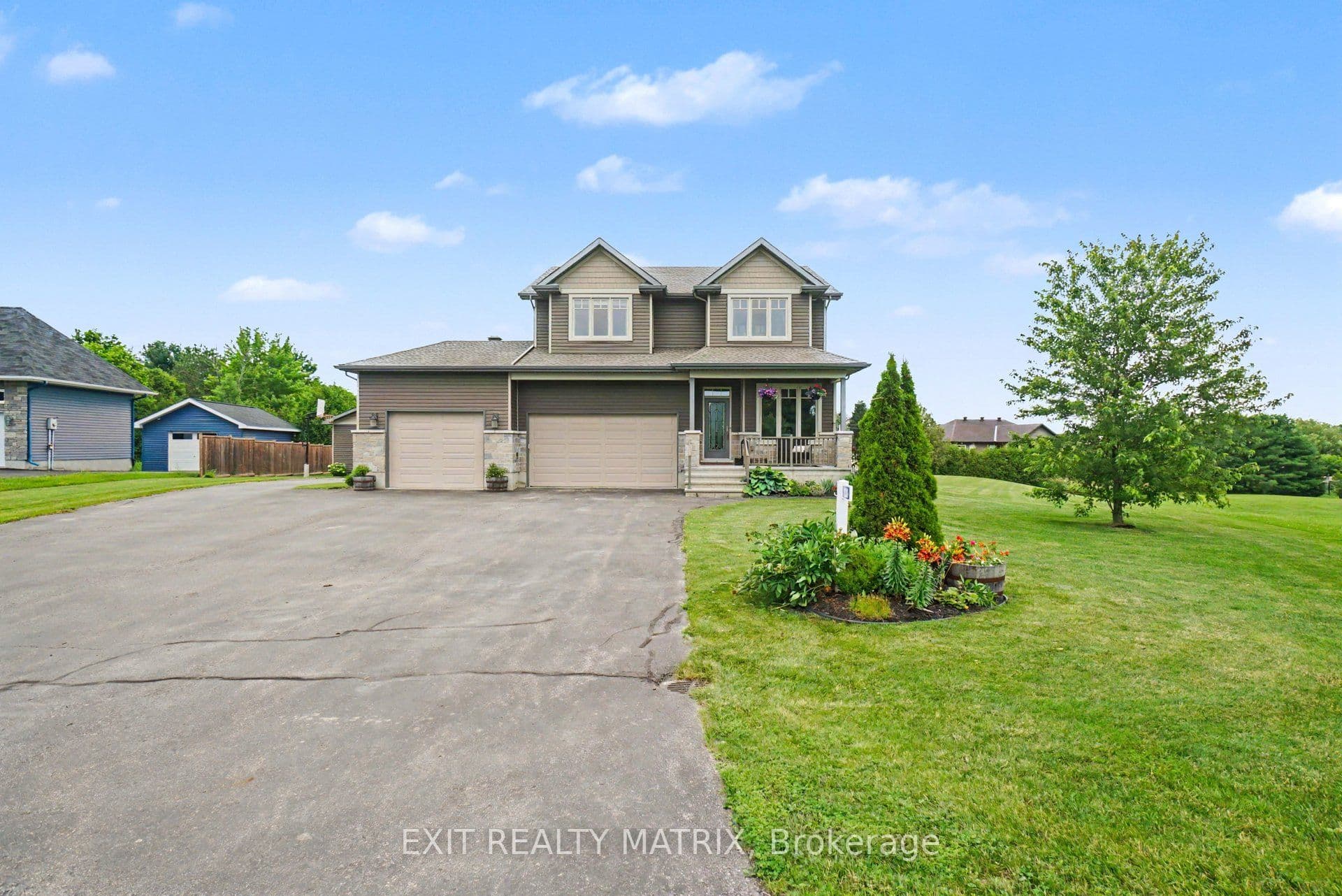 208 Nellie Street photo 1