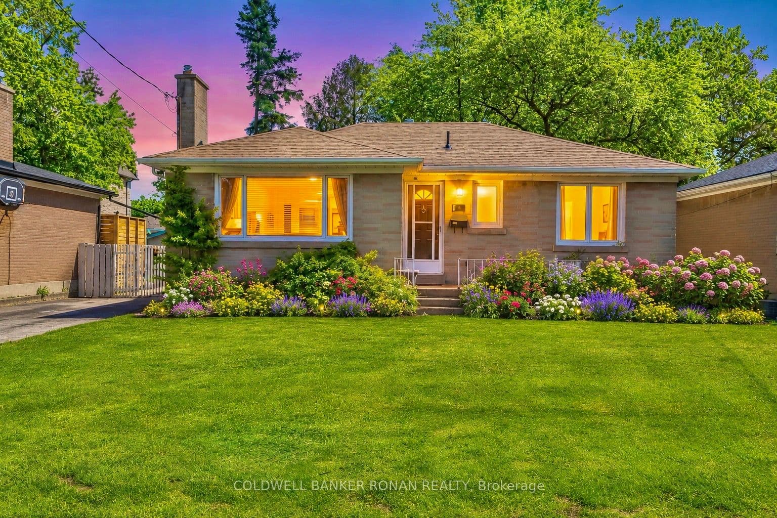 48 Cartier Crescent photo 1