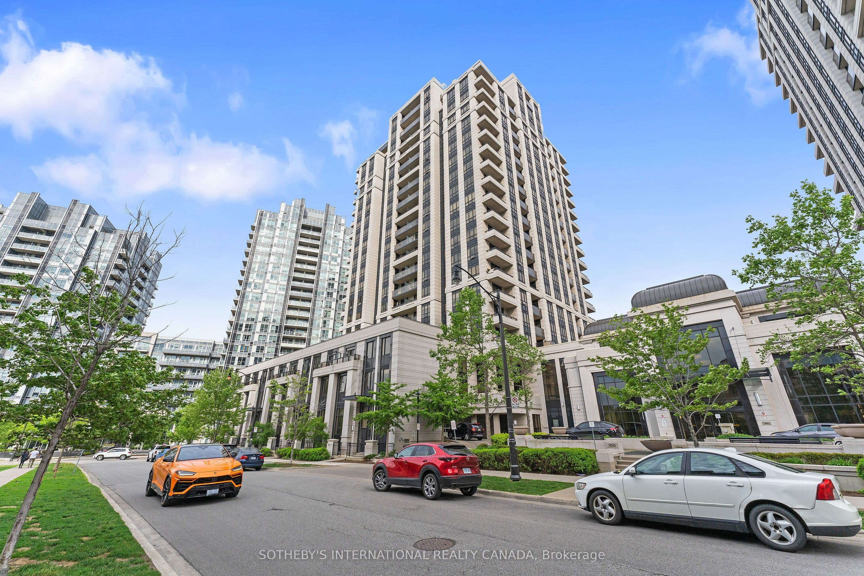 Unit 824 100 Harrison Garden Boulevard photo 1