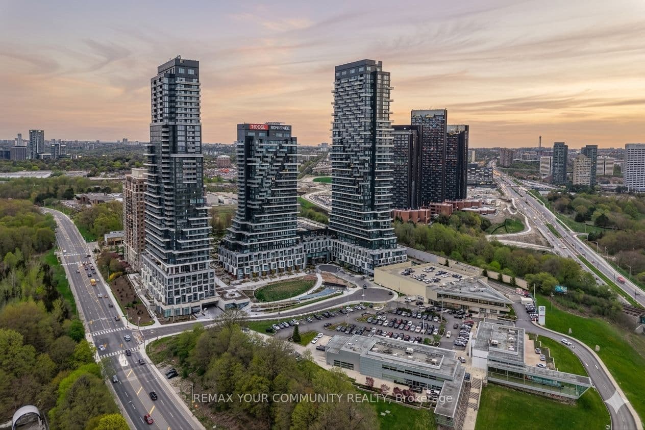 Unit 110 10 Inn On The Park Drive photo 1