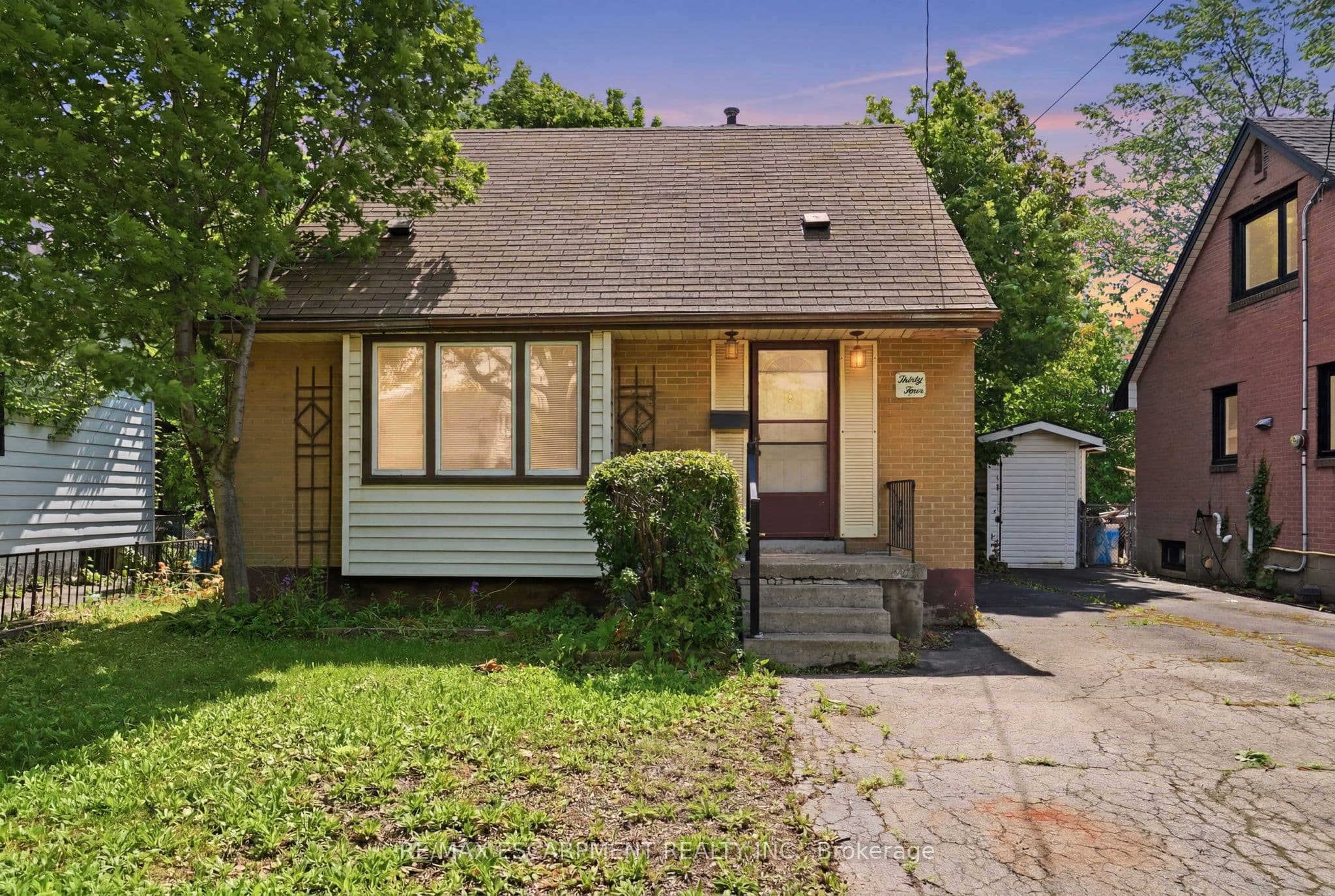 34 Eaton Place photo 1