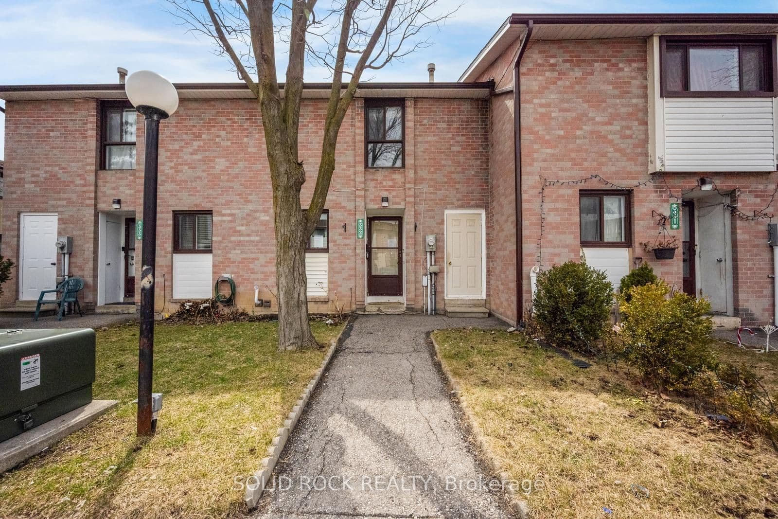 Unit 332 332 Fleetwood Crescent photo 1
