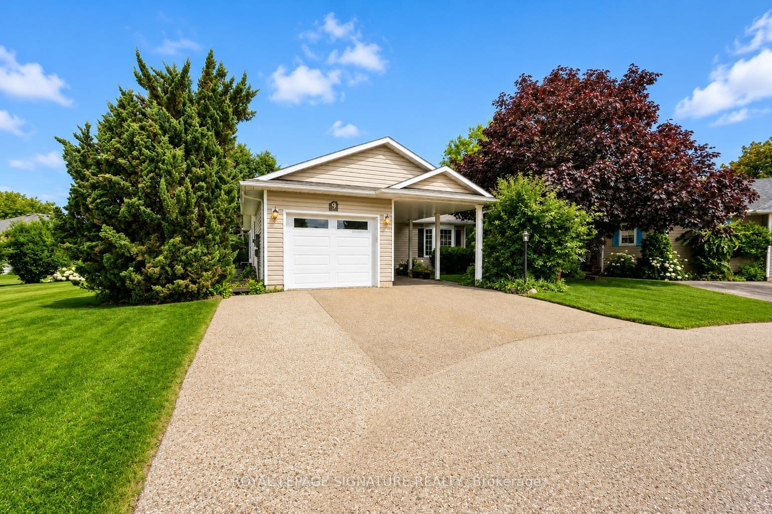 9 Huron Court photo 1
