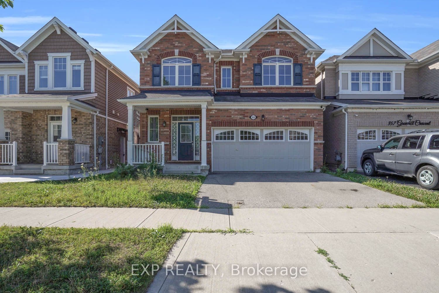353 Grovehill Crescent photo 1